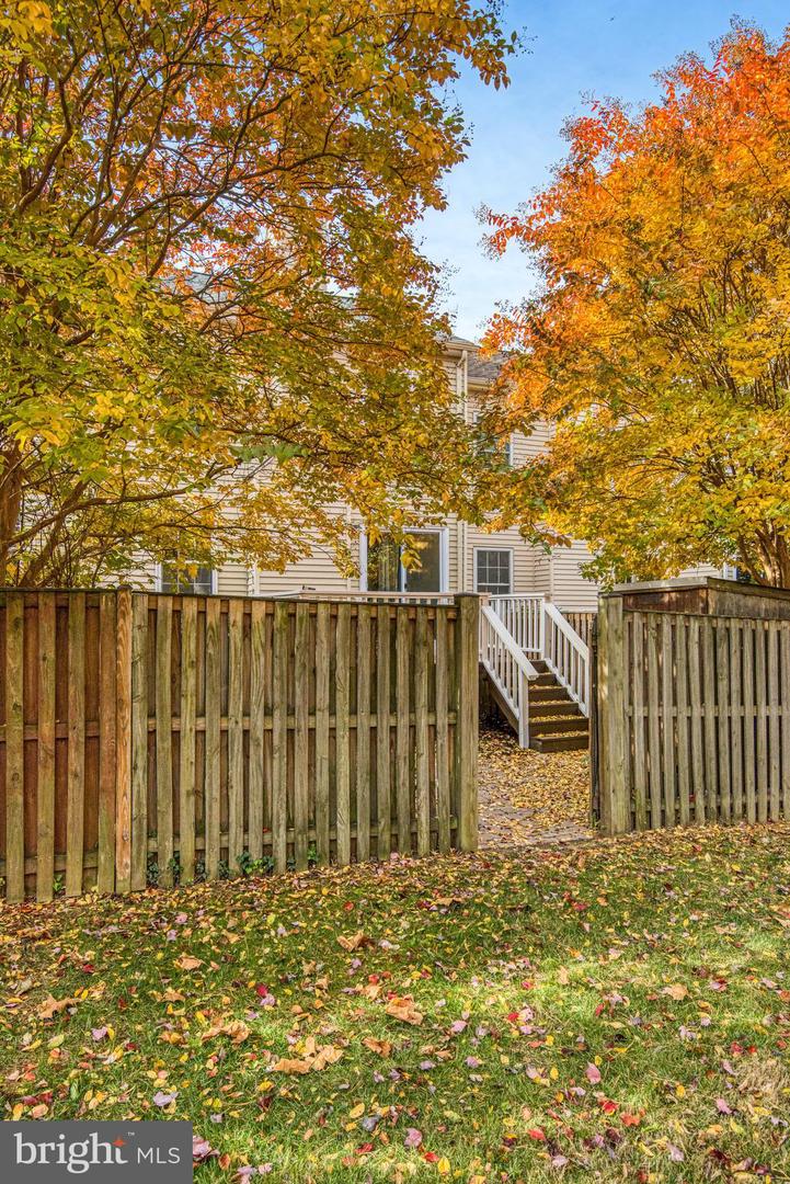 10344 GRANITE CREEK LN, OAKTON, Virginia 22124, 4 Bedrooms Bedrooms, ,3 BathroomsBathrooms,Residential,For sale,10344 GRANITE CREEK LN,VAFX2276468 MLS # VAFX2276468 10344 GRANITE CREEK LN, OAKTON, Virginia 22124, 4 Bedrooms Bedrooms, ,3 BathroomsBathrooms,Residential,For sale,10344 GRANITE CREEK LN,VAFX2276468 MLS # VAFX2276468