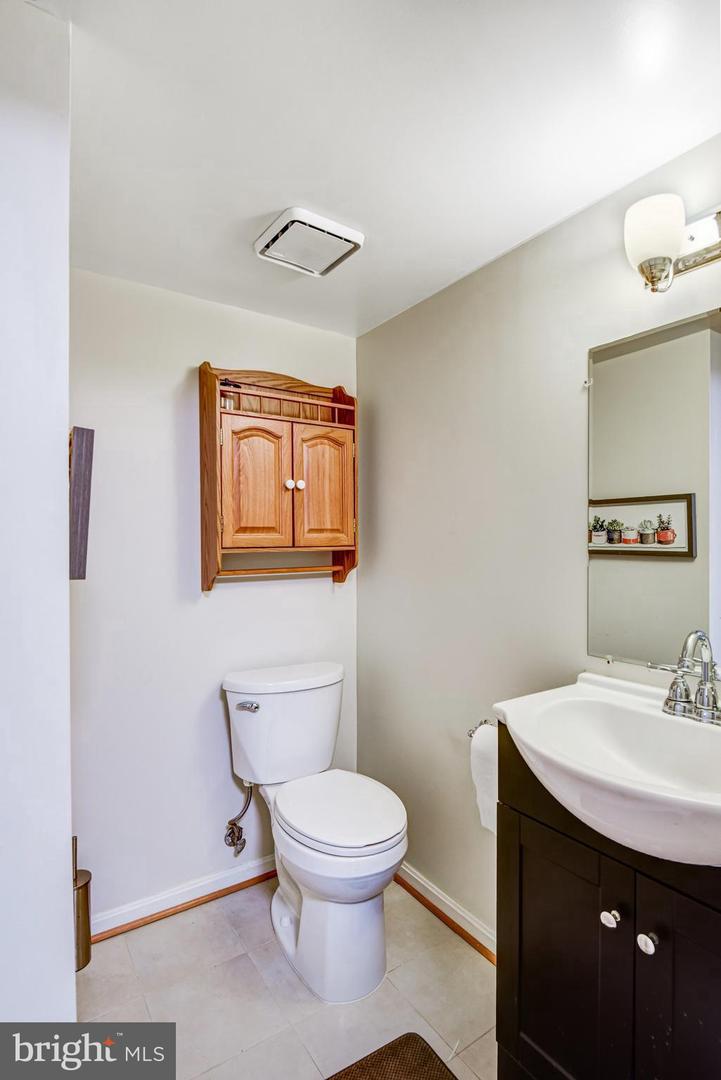 10344 GRANITE CREEK LN, OAKTON, Virginia 22124, 4 Bedrooms Bedrooms, ,3 BathroomsBathrooms,Residential,For sale,10344 GRANITE CREEK LN,VAFX2276468 MLS # VAFX2276468 10344 GRANITE CREEK LN, OAKTON, Virginia 22124, 4 Bedrooms Bedrooms, ,3 BathroomsBathrooms,Residential,For sale,10344 GRANITE CREEK LN,VAFX2276468 MLS # VAFX2276468