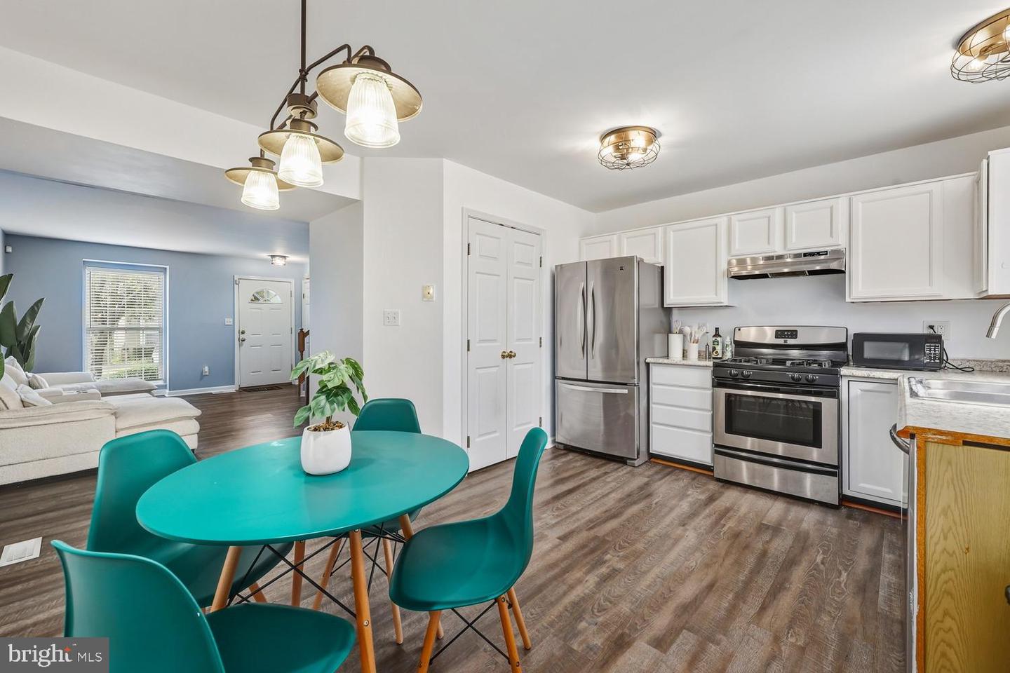 1865 TIGER LILY CIR, WOODBRIDGE, Virginia 22192, 2 Bedrooms Bedrooms, ,2 BathroomsBathrooms,Residential,For sale,1865 TIGER LILY CIR,VAPW2106812 MLS # VAPW2106812 1865 TIGER LILY CIR, WOODBRIDGE, Virginia 22192, 2 Bedrooms Bedrooms, ,2 BathroomsBathrooms,Residential,For sale,1865 TIGER LILY CIR,VAPW2106812 MLS # VAPW2106812