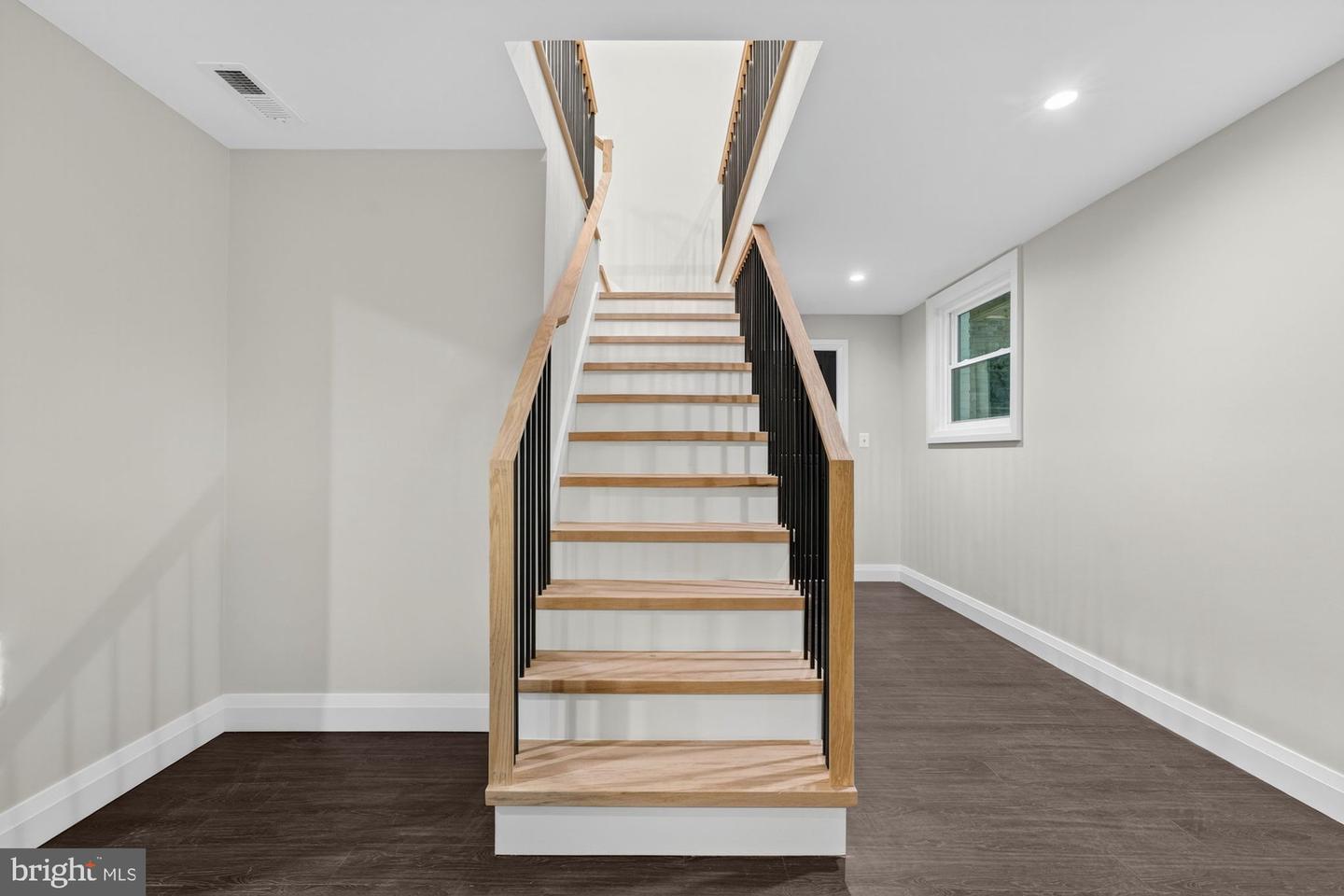 2501 EASIE ST, OAKTON, Virginia 22124, 4 Bedrooms Bedrooms, ,3 BathroomsBathrooms,Residential,For sale,2501 EASIE ST,VAFX2276682 MLS # VAFX2276682