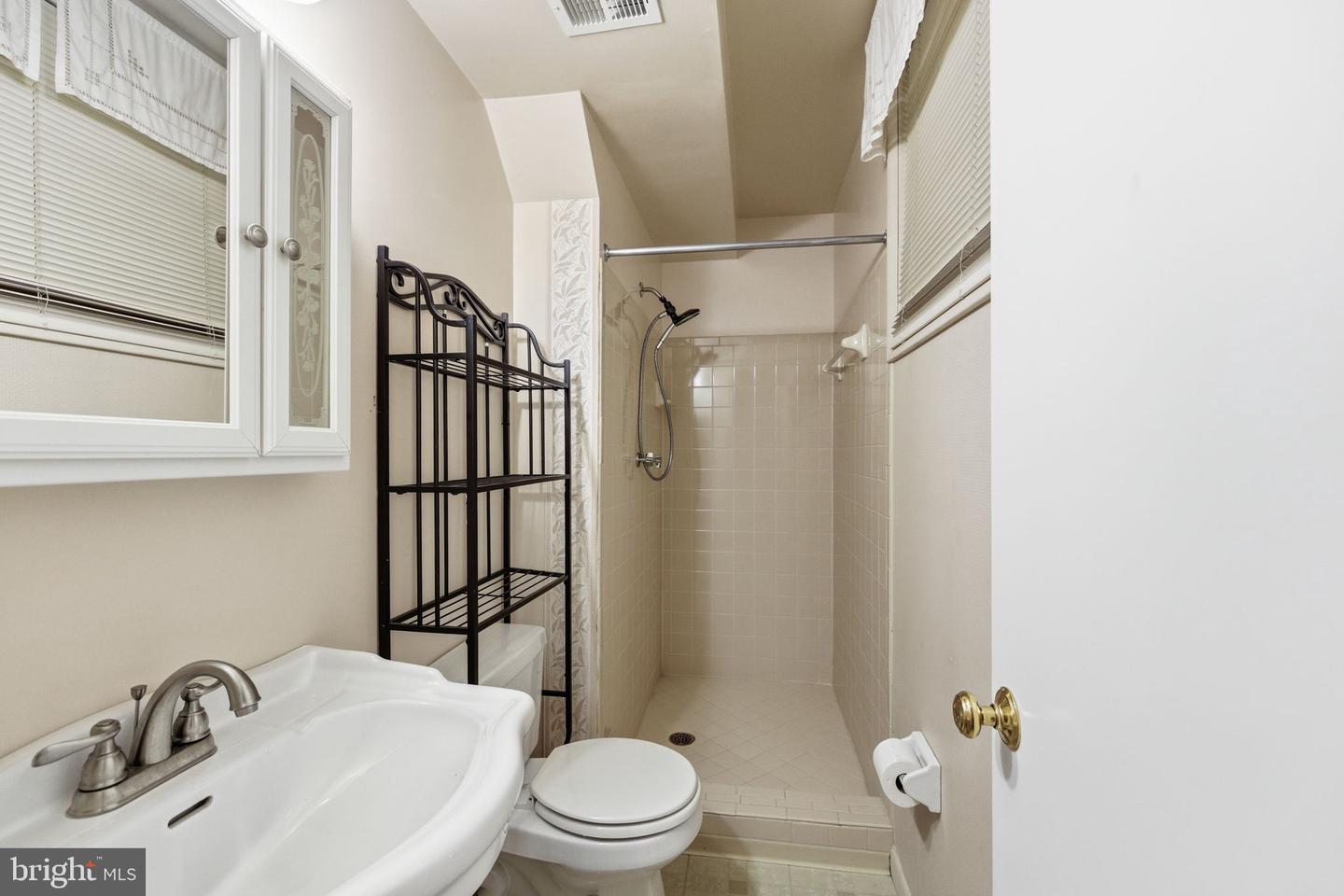 7217 RIDGEWAY DR, MANASSAS, Virginia 20112, 4 Bedrooms Bedrooms, ,3 BathroomsBathrooms,Residential,For sale,7217 RIDGEWAY DR,VAPW2106850 MLS # VAPW2106850 7217 RIDGEWAY DR, MANASSAS, Virginia 20112, 4 Bedrooms Bedrooms, ,3 BathroomsBathrooms,Residential,For sale,7217 RIDGEWAY DR,VAPW2106850 MLS # VAPW2106850