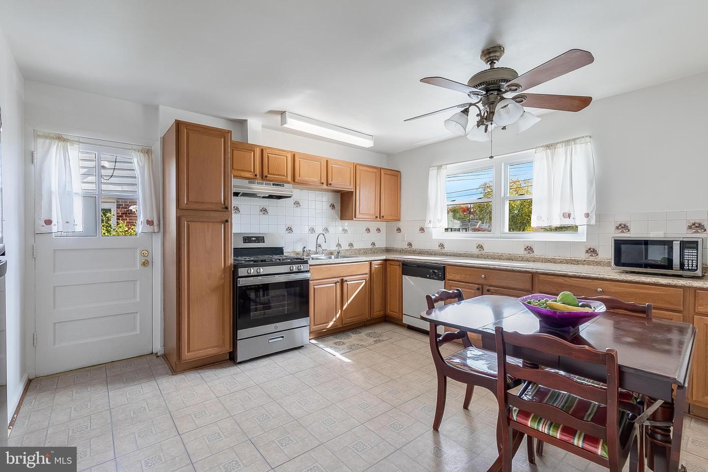 121 JASPER PL, ALEXANDRIA, Virginia 22304, 5 Bedrooms Bedrooms, ,2 BathroomsBathrooms,Residential,For sale,121 JASPER PL,VAAX2051292 MLS # VAAX2051292 121 JASPER PL, ALEXANDRIA, Virginia 22304, 5 Bedrooms Bedrooms, ,2 BathroomsBathrooms,Residential,For sale,121 JASPER PL,VAAX2051292 MLS # VAAX2051292