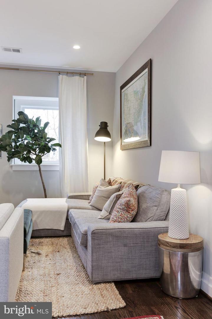 2303 ONTARIO RD NW #7, WASHINGTON, District Of Columbia 20009, 2 Bedrooms Bedrooms, ,2 BathroomsBathrooms,Residential,For sale,2303 ONTARIO RD NW #7,DCDC2229630 MLS # DCDC2229630 2303 ONTARIO RD NW #7, WASHINGTON, District Of Columbia 20009, 2 Bedrooms Bedrooms, ,2 BathroomsBathrooms,Residential,For sale,2303 ONTARIO RD NW #7,DCDC2229630 MLS # DCDC2229630