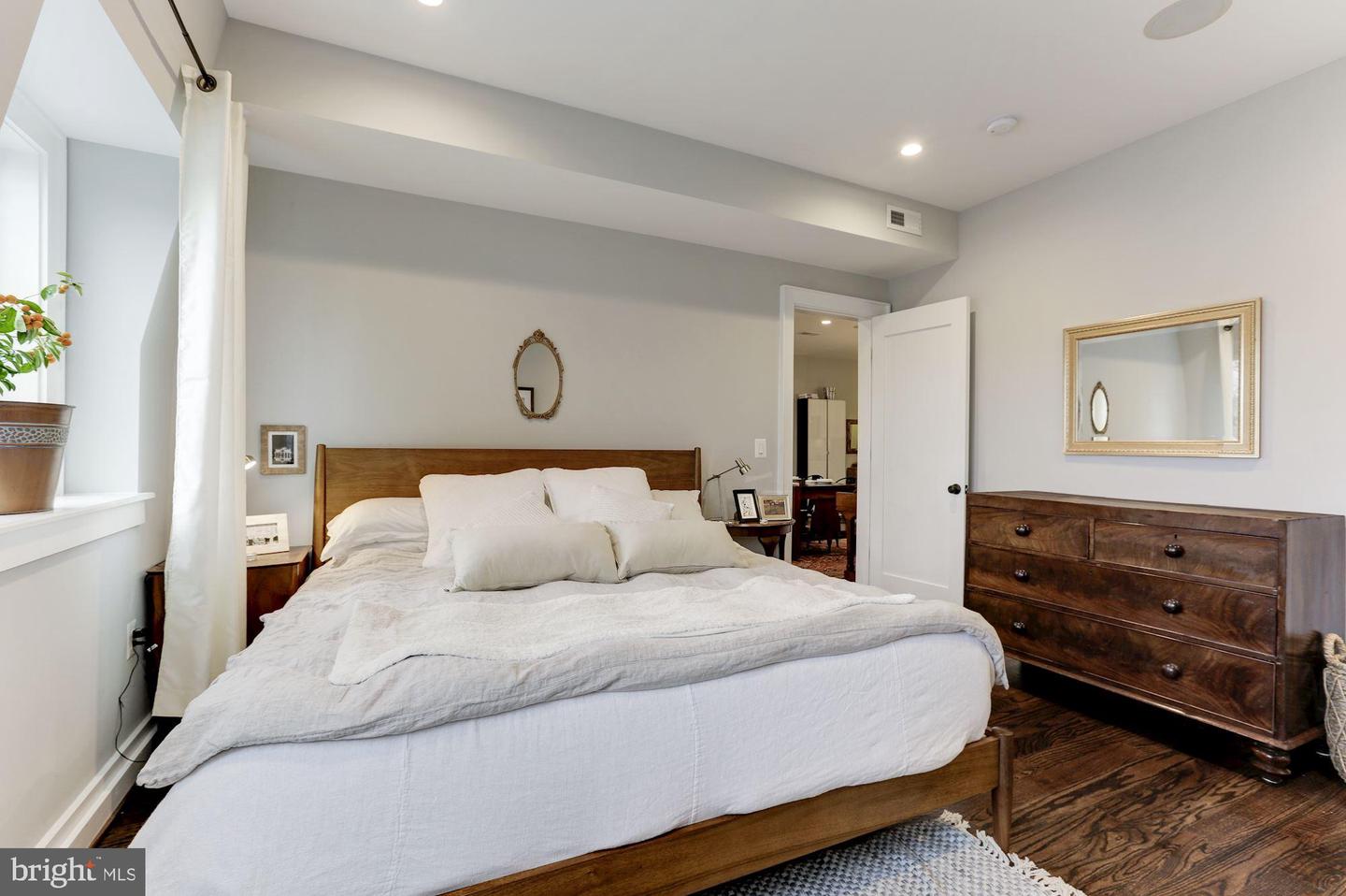 2303 ONTARIO RD NW #7, WASHINGTON, District Of Columbia 20009, 2 Bedrooms Bedrooms, ,2 BathroomsBathrooms,Residential,For sale,2303 ONTARIO RD NW #7,DCDC2229630 MLS # DCDC2229630 2303 ONTARIO RD NW #7, WASHINGTON, District Of Columbia 20009, 2 Bedrooms Bedrooms, ,2 BathroomsBathrooms,Residential,For sale,2303 ONTARIO RD NW #7,DCDC2229630 MLS # DCDC2229630