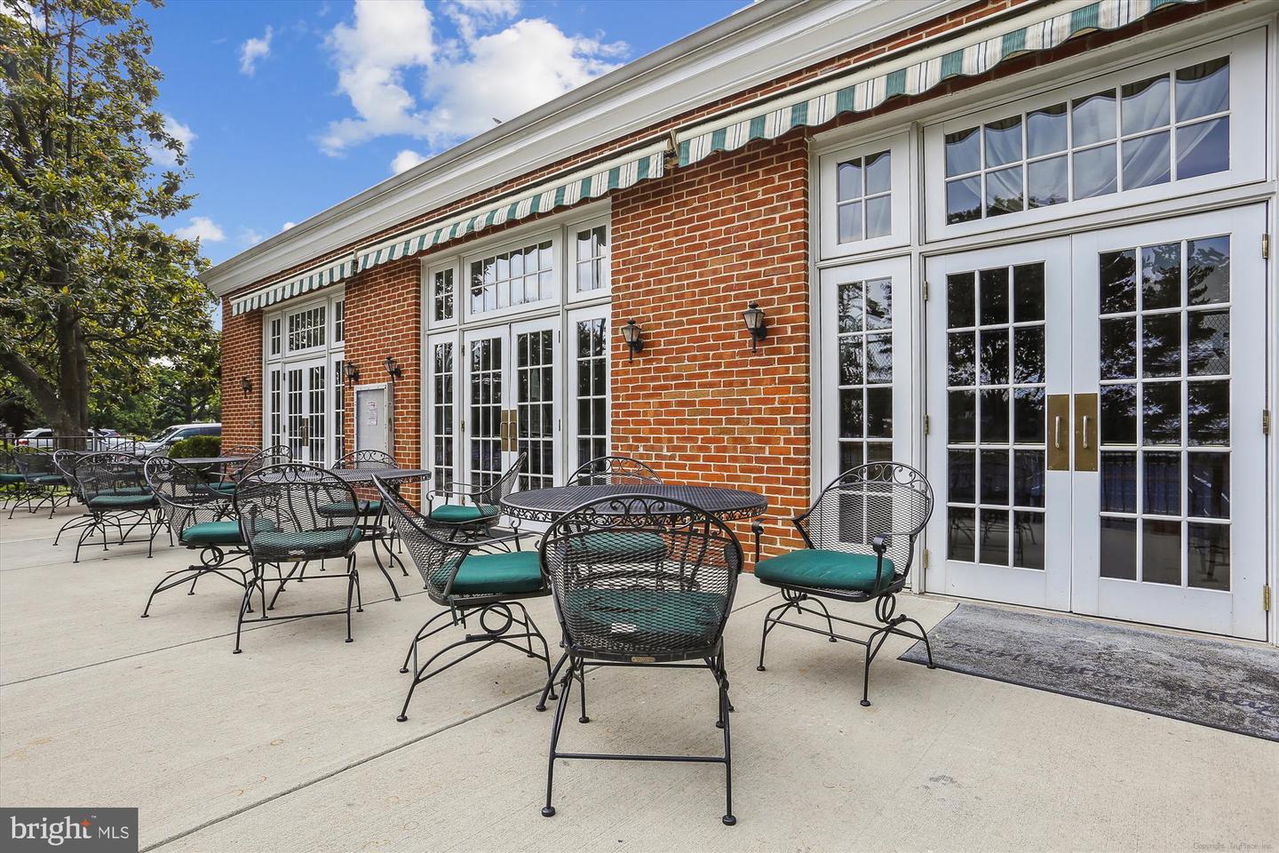 3000 S COLUMBUS ST S #B2, ARLINGTON, Virginia 22206, 2 Bedrooms Bedrooms, 9 Rooms Rooms,1 BathroomBathrooms,Residential,For sale,3000 S COLUMBUS ST S #B2,VAAR2065598 MLS # VAAR2065598 3000 S COLUMBUS ST S #B2, ARLINGTON, Virginia 22206, 2 Bedrooms Bedrooms, 9 Rooms Rooms,1 BathroomBathrooms,Residential,For sale,3000 S COLUMBUS ST S #B2,VAAR2065598 MLS # VAAR2065598