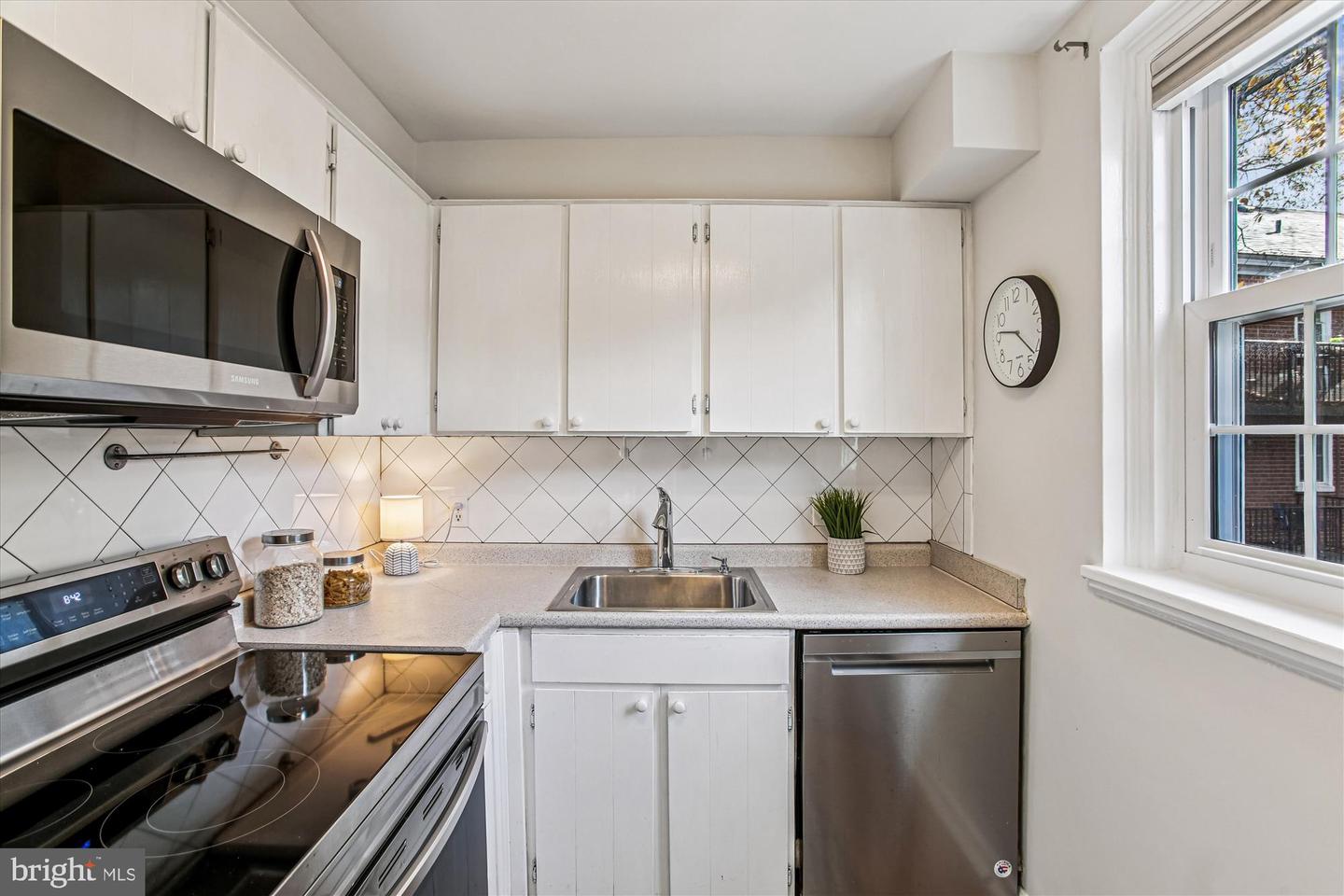 3000 S COLUMBUS ST S #B2, ARLINGTON, Virginia 22206, 2 Bedrooms Bedrooms, 9 Rooms Rooms,1 BathroomBathrooms,Residential,For sale,3000 S COLUMBUS ST S #B2,VAAR2065598 MLS # VAAR2065598 3000 S COLUMBUS ST S #B2, ARLINGTON, Virginia 22206, 2 Bedrooms Bedrooms, 9 Rooms Rooms,1 BathroomBathrooms,Residential,For sale,3000 S COLUMBUS ST S #B2,VAAR2065598 MLS # VAAR2065598