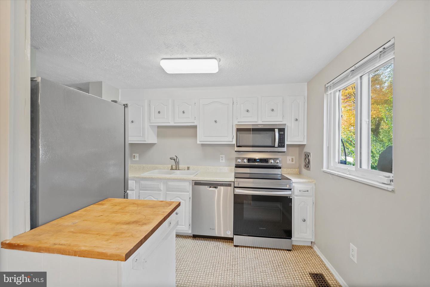 9323 KITE ST, BURKE, Virginia 22015, 3 Bedrooms Bedrooms, ,2 BathroomsBathrooms,Residential,For sale,9323 KITE ST,VAFX2277196 MLS # VAFX2277196 9323 KITE ST, BURKE, Virginia 22015, 3 Bedrooms Bedrooms, ,2 BathroomsBathrooms,Residential,For sale,9323 KITE ST,VAFX2277196 MLS # VAFX2277196