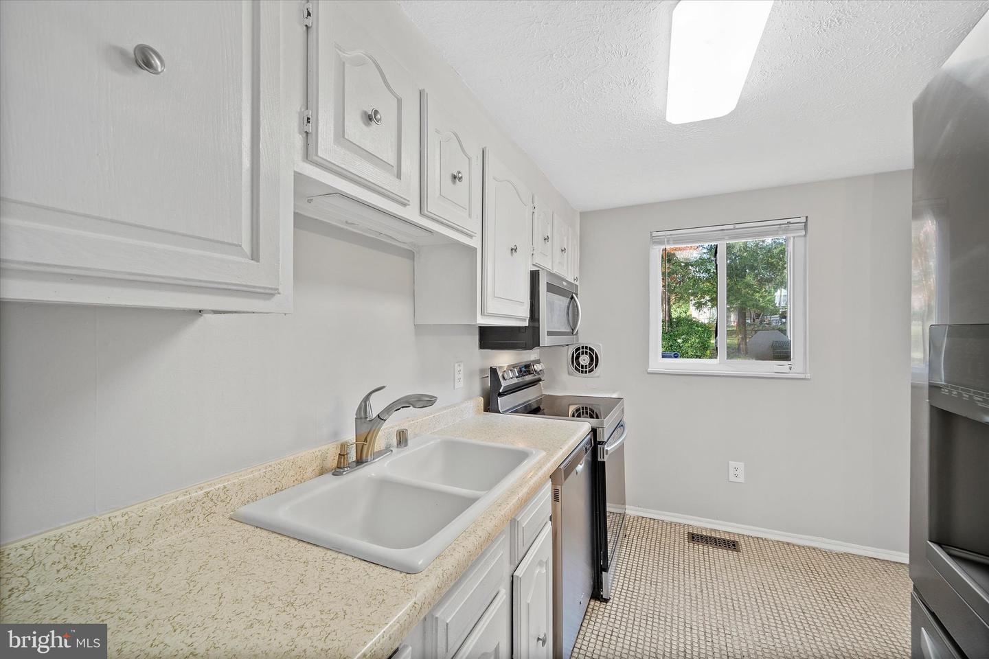 9323 KITE ST, BURKE, Virginia 22015, 3 Bedrooms Bedrooms, ,2 BathroomsBathrooms,Residential,For sale,9323 KITE ST,VAFX2277196 MLS # VAFX2277196 9323 KITE ST, BURKE, Virginia 22015, 3 Bedrooms Bedrooms, ,2 BathroomsBathrooms,Residential,For sale,9323 KITE ST,VAFX2277196 MLS # VAFX2277196