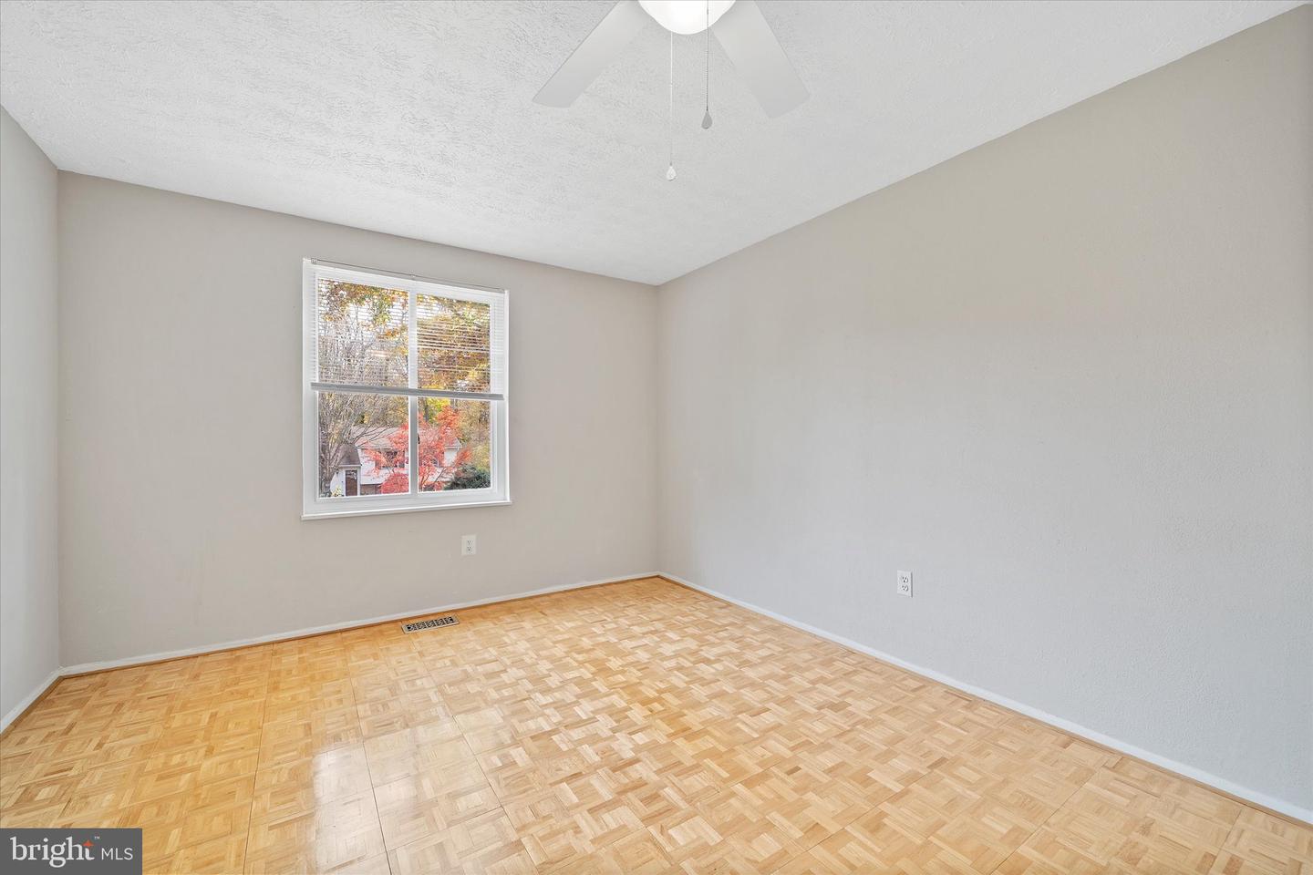 9323 KITE ST, BURKE, Virginia 22015, 3 Bedrooms Bedrooms, ,2 BathroomsBathrooms,Residential,For sale,9323 KITE ST,VAFX2277196 MLS # VAFX2277196 9323 KITE ST, BURKE, Virginia 22015, 3 Bedrooms Bedrooms, ,2 BathroomsBathrooms,Residential,For sale,9323 KITE ST,VAFX2277196 MLS # VAFX2277196