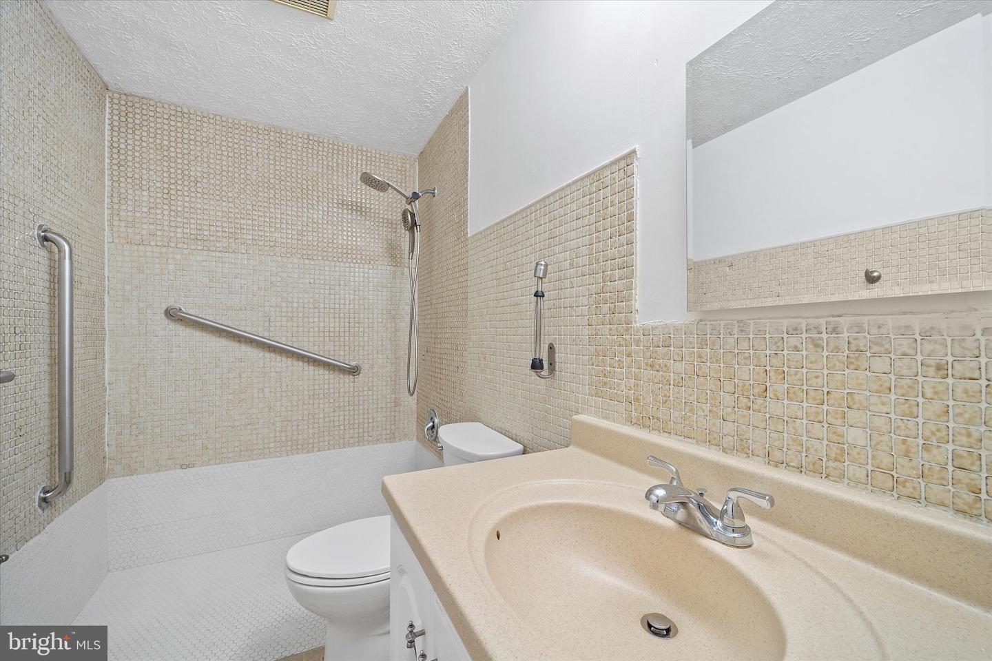 9323 KITE ST, BURKE, Virginia 22015, 3 Bedrooms Bedrooms, ,2 BathroomsBathrooms,Residential,For sale,9323 KITE ST,VAFX2277196 MLS # VAFX2277196 9323 KITE ST, BURKE, Virginia 22015, 3 Bedrooms Bedrooms, ,2 BathroomsBathrooms,Residential,For sale,9323 KITE ST,VAFX2277196 MLS # VAFX2277196