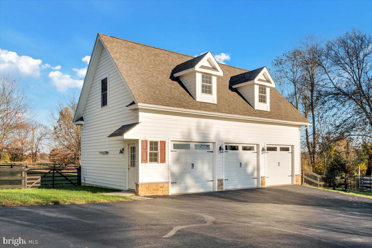 16886 IVANDALE RD, HAMILTON, Virginia 20158, 4 Bedrooms Bedrooms, ,4 BathroomsBathrooms,Residential,For sale,16886 IVANDALE RD,VALO2110350 MLS # VALO2110350 16886 IVANDALE RD, HAMILTON, Virginia 20158, 4 Bedrooms Bedrooms, ,4 BathroomsBathrooms,Residential,For sale,16886 IVANDALE RD,VALO2110350 MLS # VALO2110350