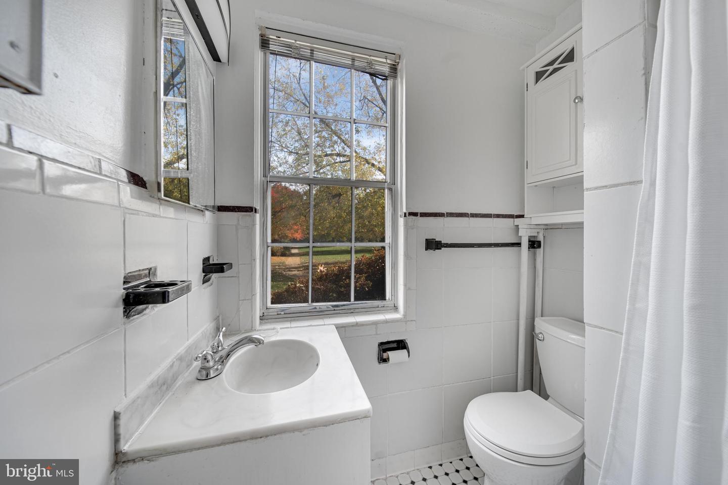 18 AUBURN CT #A, ALEXANDRIA, Virginia 22305, 1 Bedroom Bedrooms, ,1 BathroomBathrooms,Residential,For sale,18 AUBURN CT #A,VAAX2051394 MLS # VAAX2051394 18 AUBURN CT #A, ALEXANDRIA, Virginia 22305, 1 Bedroom Bedrooms, ,1 BathroomBathrooms,Residential,For sale,18 AUBURN CT #A,VAAX2051394 MLS # VAAX2051394