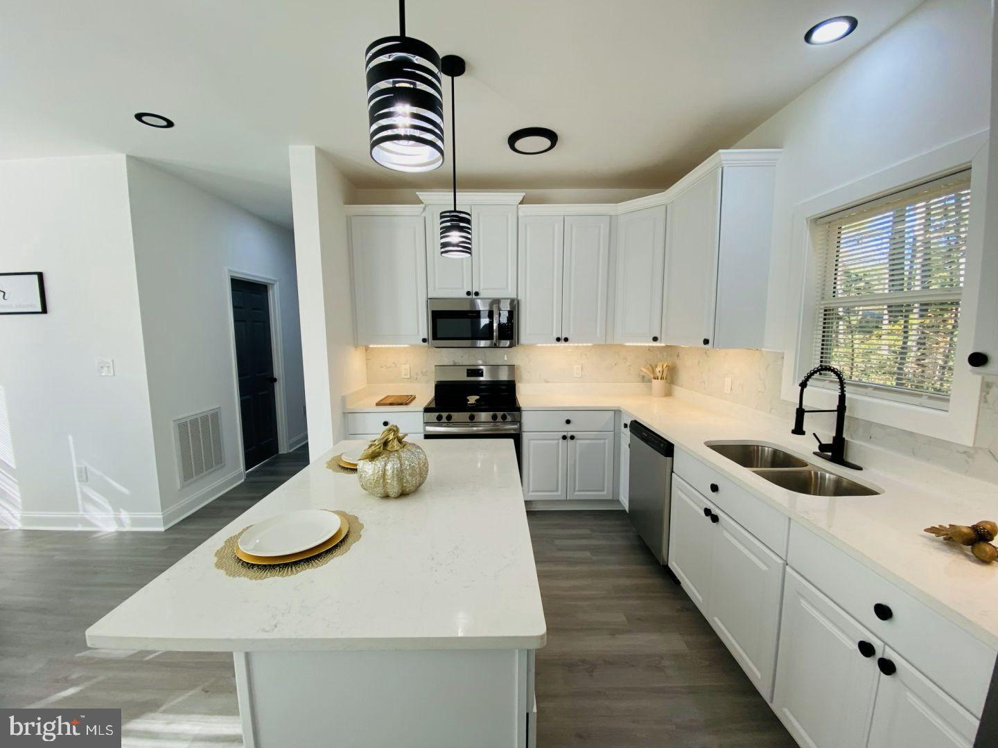 326 2ND AVE, ALBERTA, Virginia 23821, 3 Bedrooms Bedrooms, 10 Rooms Rooms,2 BathroomsBathrooms,Residential,For sale,326 2ND AVE,VABW2000094 MLS # VABW2000094 326 2ND AVE, ALBERTA, Virginia 23821, 3 Bedrooms Bedrooms, 10 Rooms Rooms,2 BathroomsBathrooms,Residential,For sale,326 2ND AVE,VABW2000094 MLS # VABW2000094