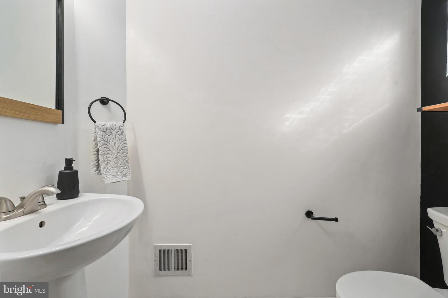 12093 TRUMBULL WAY #12A, RESTON, Virginia 20190, 2 Bedrooms Bedrooms, ,2 BathroomsBathrooms,Residential,For sale,12093 TRUMBULL WAY #12A,VAFX2277266 MLS # VAFX2277266 12093 TRUMBULL WAY #12A, RESTON, Virginia 20190, 2 Bedrooms Bedrooms, ,2 BathroomsBathrooms,Residential,For sale,12093 TRUMBULL WAY #12A,VAFX2277266 MLS # VAFX2277266