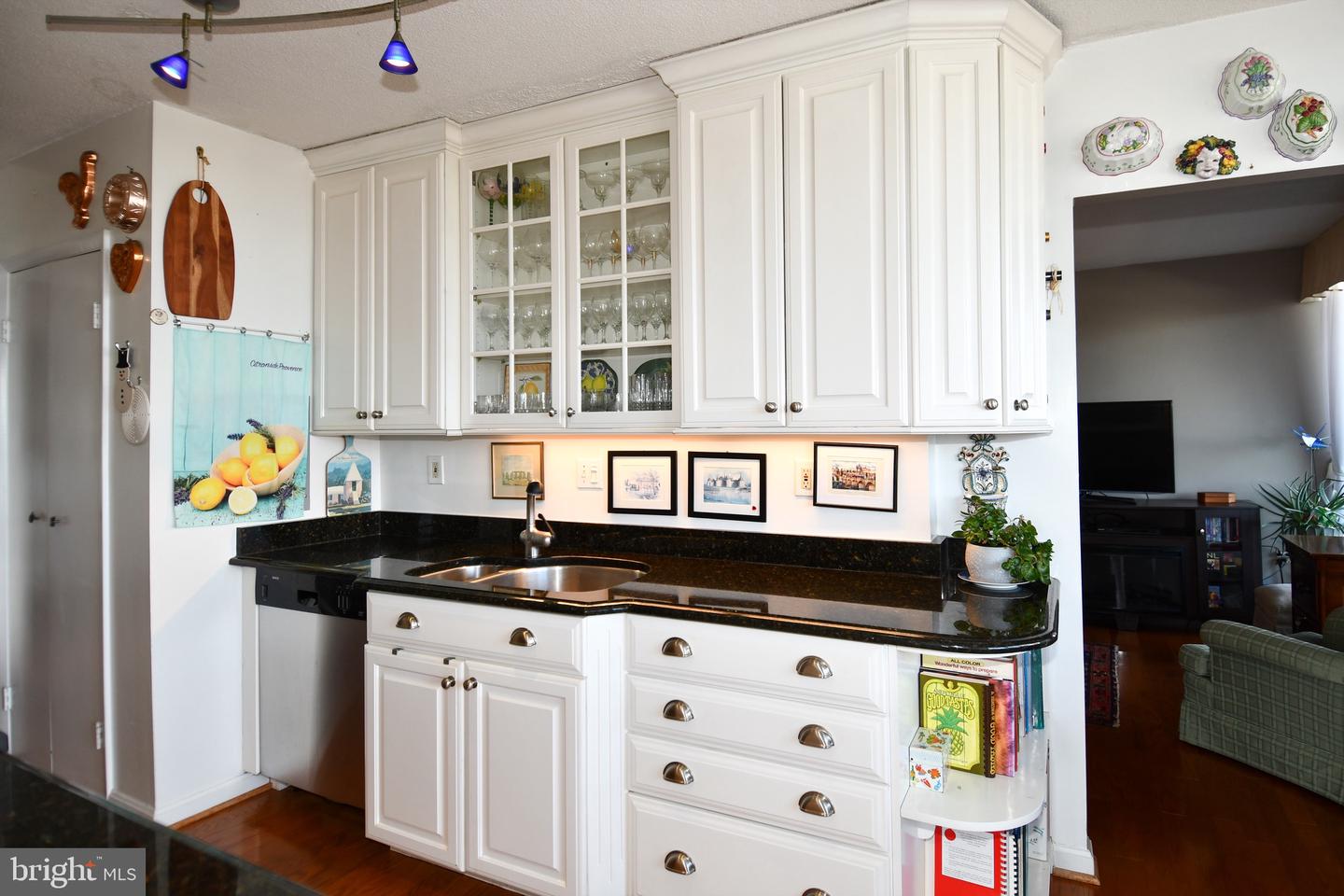 400 MADISON ST #1008, ALEXANDRIA, Virginia 22314, 3 Bedrooms Bedrooms, ,2 BathroomsBathrooms,Residential,For sale,400 MADISON ST #1008,VAAX2051438 MLS # VAAX2051438 400 MADISON ST #1008, ALEXANDRIA, Virginia 22314, 3 Bedrooms Bedrooms, ,2 BathroomsBathrooms,Residential,For sale,400 MADISON ST #1008,VAAX2051438 MLS # VAAX2051438