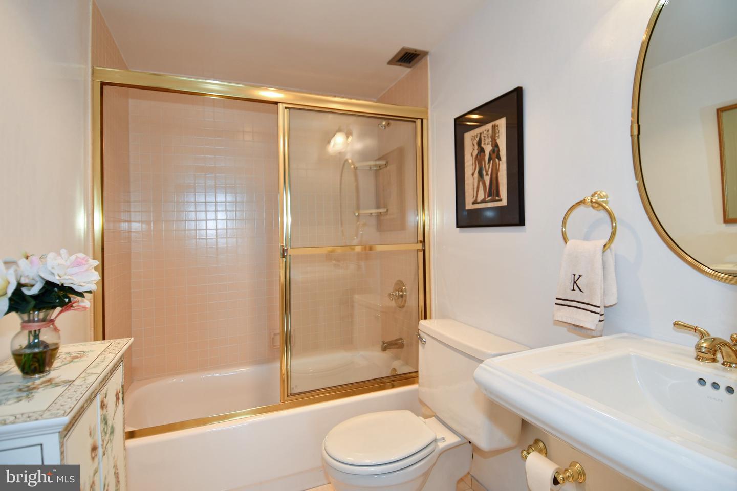 400 MADISON ST #1008, ALEXANDRIA, Virginia 22314, 3 Bedrooms Bedrooms, ,2 BathroomsBathrooms,Residential,For sale,400 MADISON ST #1008,VAAX2051438 MLS # VAAX2051438 400 MADISON ST #1008, ALEXANDRIA, Virginia 22314, 3 Bedrooms Bedrooms, ,2 BathroomsBathrooms,Residential,For sale,400 MADISON ST #1008,VAAX2051438 MLS # VAAX2051438