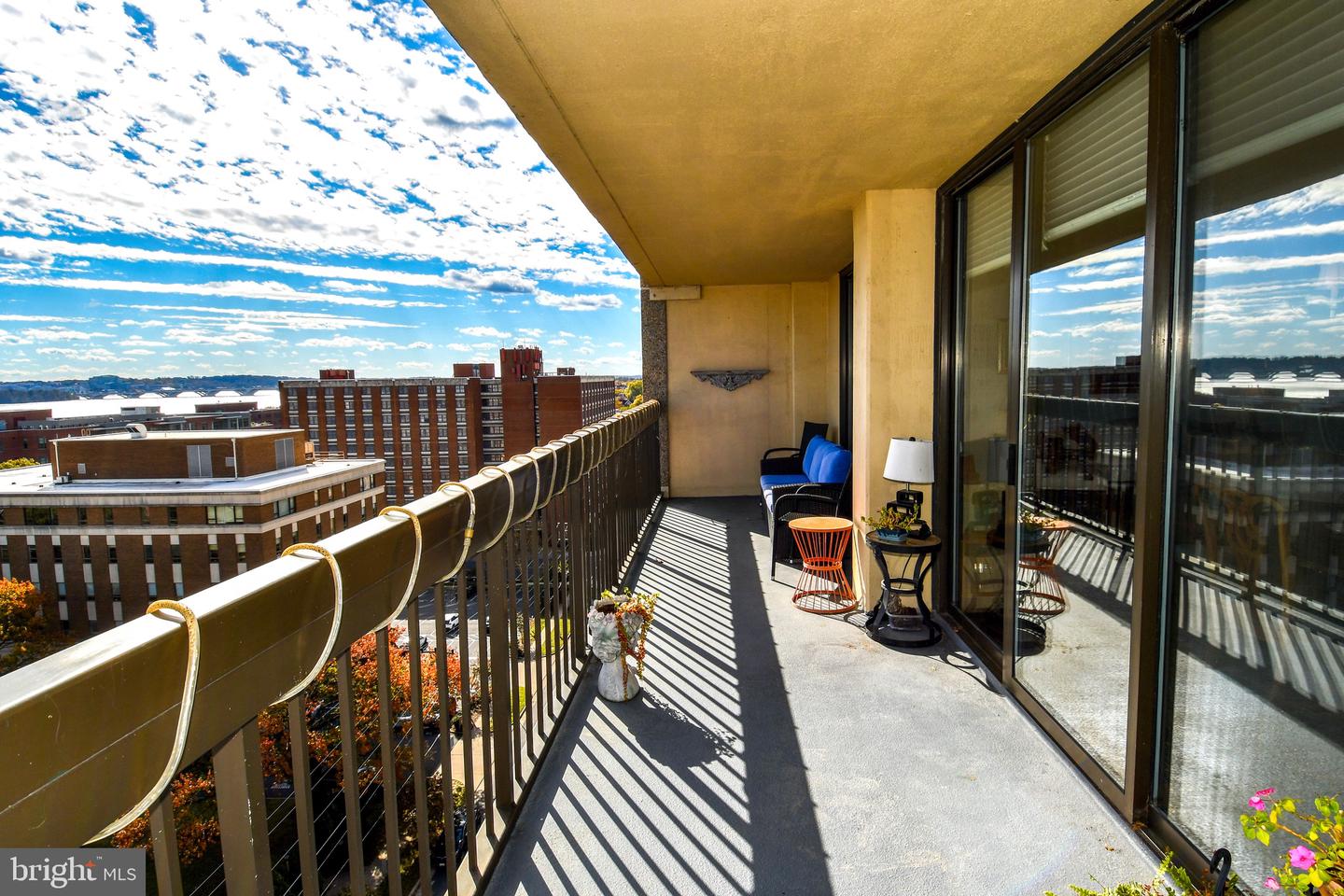 400 MADISON ST #1008, ALEXANDRIA, Virginia 22314, 3 Bedrooms Bedrooms, ,2 BathroomsBathrooms,Residential,For sale,400 MADISON ST #1008,VAAX2051438 MLS # VAAX2051438 400 MADISON ST #1008, ALEXANDRIA, Virginia 22314, 3 Bedrooms Bedrooms, ,2 BathroomsBathrooms,Residential,For sale,400 MADISON ST #1008,VAAX2051438 MLS # VAAX2051438