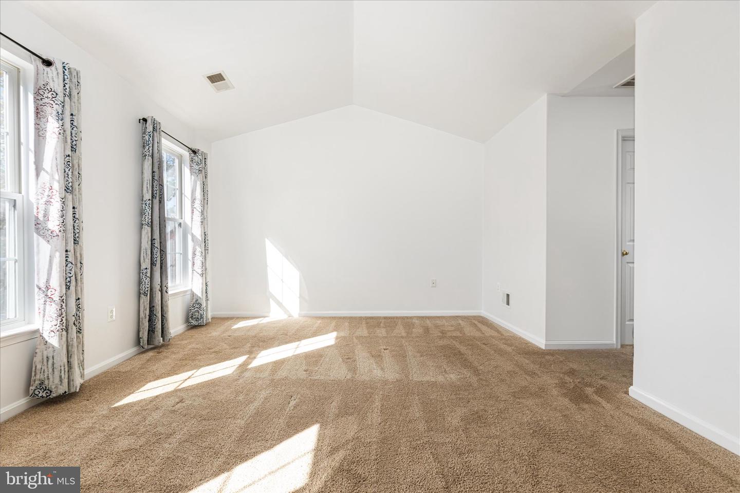 17148 MAGIC MOUNTAIN DR, ROUND HILL, Virginia 20141, 4 Bedrooms Bedrooms, 11 Rooms Rooms,3 BathroomsBathrooms,Residential,For sale,17148 MAGIC MOUNTAIN DR,VALO2110414 MLS # VALO2110414 17148 MAGIC MOUNTAIN DR, ROUND HILL, Virginia 20141, 4 Bedrooms Bedrooms, 11 Rooms Rooms,3 BathroomsBathrooms,Residential,For sale,17148 MAGIC MOUNTAIN DR,VALO2110414 MLS # VALO2110414