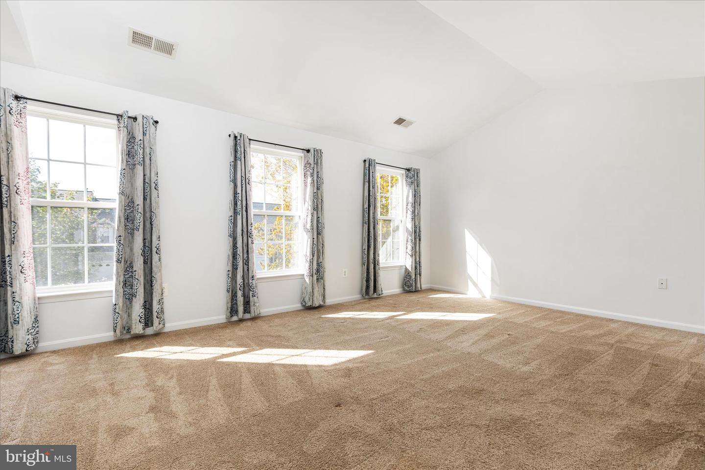 17148 MAGIC MOUNTAIN DR, ROUND HILL, Virginia 20141, 4 Bedrooms Bedrooms, 11 Rooms Rooms,3 BathroomsBathrooms,Residential,For sale,17148 MAGIC MOUNTAIN DR,VALO2110414 MLS # VALO2110414 17148 MAGIC MOUNTAIN DR, ROUND HILL, Virginia 20141, 4 Bedrooms Bedrooms, 11 Rooms Rooms,3 BathroomsBathrooms,Residential,For sale,17148 MAGIC MOUNTAIN DR,VALO2110414 MLS # VALO2110414