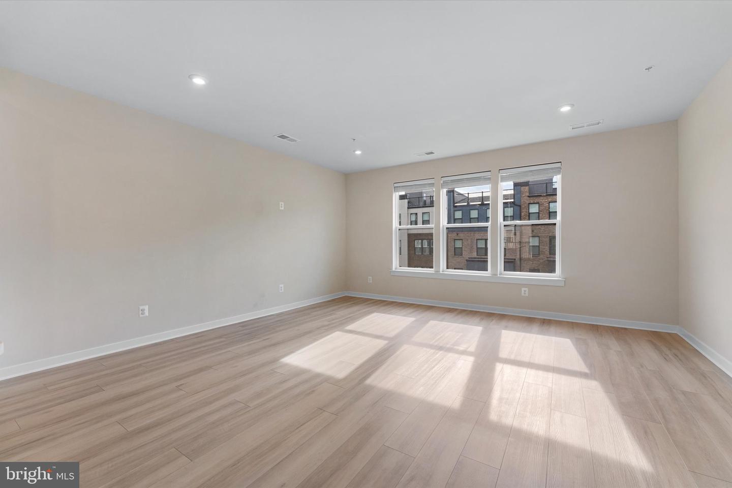 43812 MIDDLEWAY TER, ASHBURN, Virginia 20147, 3 Bedrooms Bedrooms, ,2 BathroomsBathrooms,Residential,For sale,43812 MIDDLEWAY TER,VALO2110416 MLS # VALO2110416 43812 MIDDLEWAY TER, ASHBURN, Virginia 20147, 3 Bedrooms Bedrooms, ,2 BathroomsBathrooms,Residential,For sale,43812 MIDDLEWAY TER,VALO2110416 MLS # VALO2110416