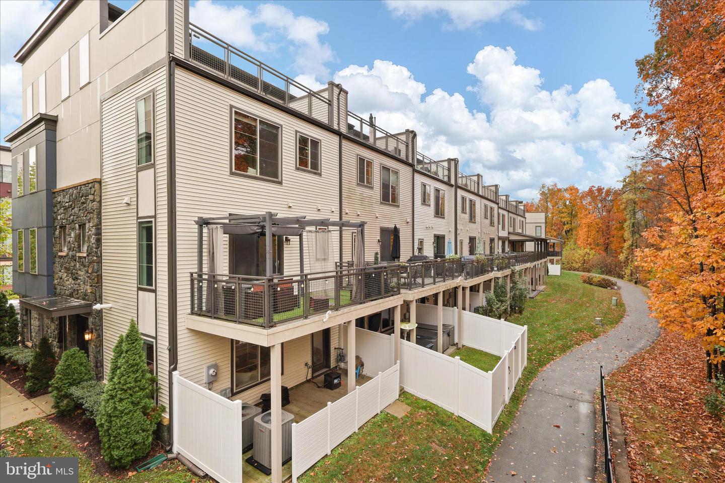 4916 TRAIL VISTA LN, CHANTILLY, Virginia 20151, 4 Bedrooms Bedrooms, ,3 BathroomsBathrooms,Residential,For sale,4916 TRAIL VISTA LN,VAFX2277412 MLS # VAFX2277412 4916 TRAIL VISTA LN, CHANTILLY, Virginia 20151, 4 Bedrooms Bedrooms, ,3 BathroomsBathrooms,Residential,For sale,4916 TRAIL VISTA LN,VAFX2277412 MLS # VAFX2277412