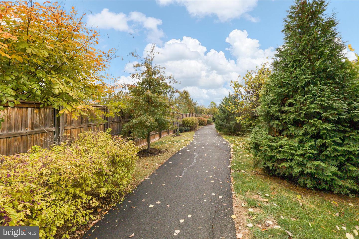 4916 TRAIL VISTA LN, CHANTILLY, Virginia 20151, 4 Bedrooms Bedrooms, ,3 BathroomsBathrooms,Residential,For sale,4916 TRAIL VISTA LN,VAFX2277412 MLS # VAFX2277412 4916 TRAIL VISTA LN, CHANTILLY, Virginia 20151, 4 Bedrooms Bedrooms, ,3 BathroomsBathrooms,Residential,For sale,4916 TRAIL VISTA LN,VAFX2277412 MLS # VAFX2277412