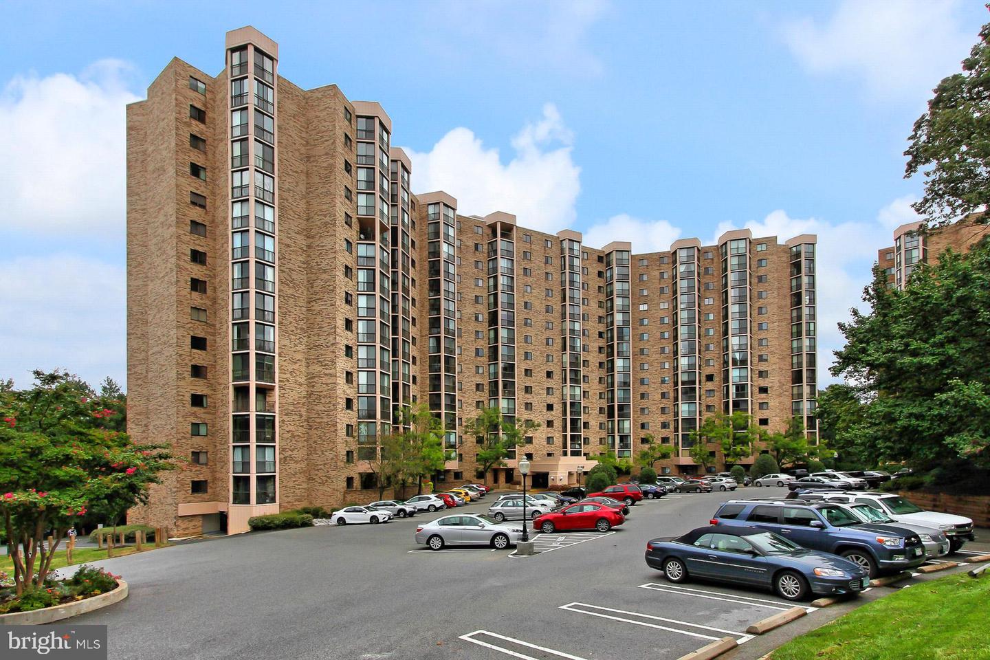 5903 MOUNT EAGLE DR #203, ALEXANDRIA, Virginia 22303, 1 Bedroom Bedrooms, ,1 BathroomBathrooms,Residential,For sale,5903 MOUNT EAGLE DR #203,VAFX2277464 MLS # VAFX2277464