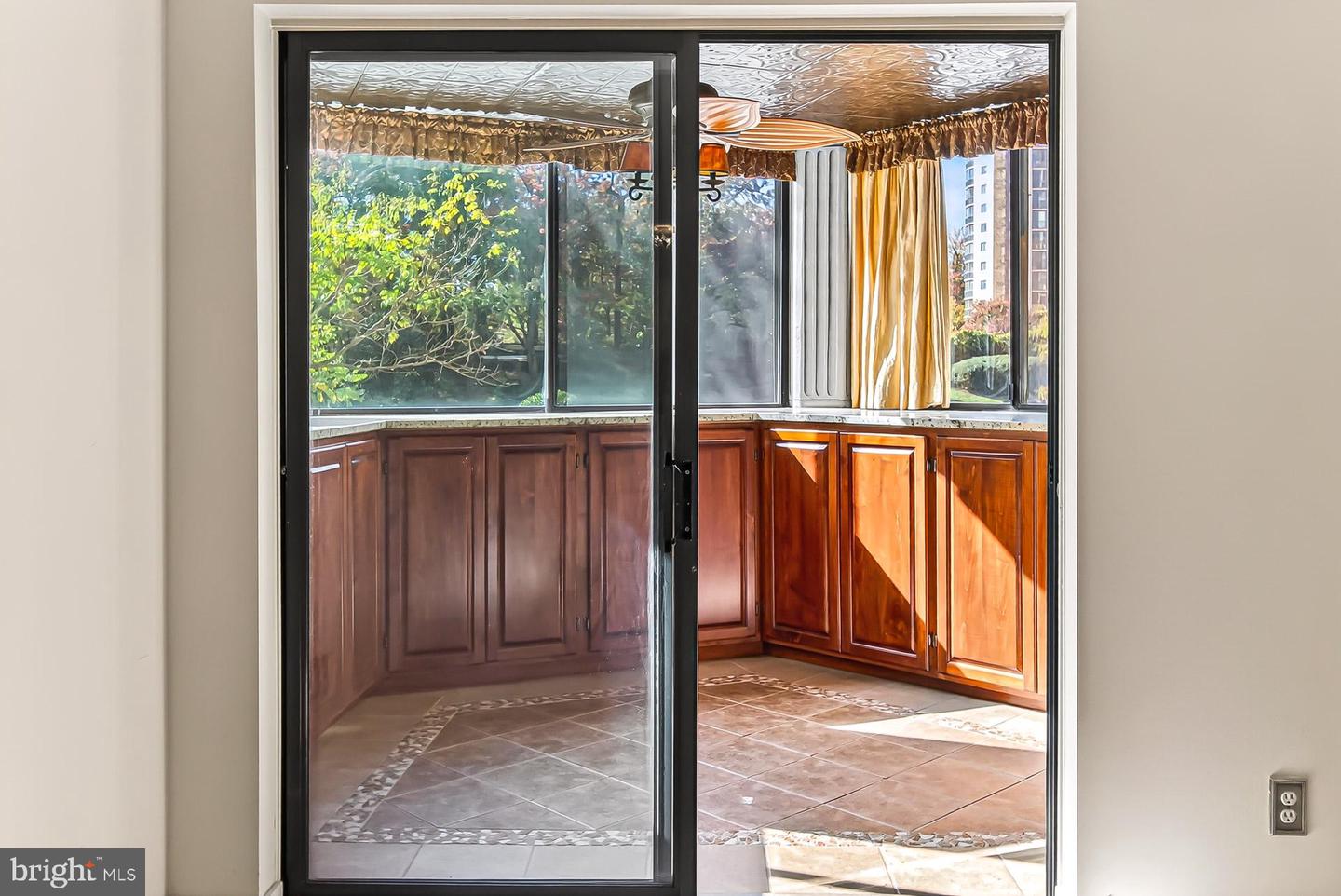 5903 MOUNT EAGLE DR #203, ALEXANDRIA, Virginia 22303, 1 Bedroom Bedrooms, ,1 BathroomBathrooms,Residential,For sale,5903 MOUNT EAGLE DR #203,VAFX2277464 MLS # VAFX2277464