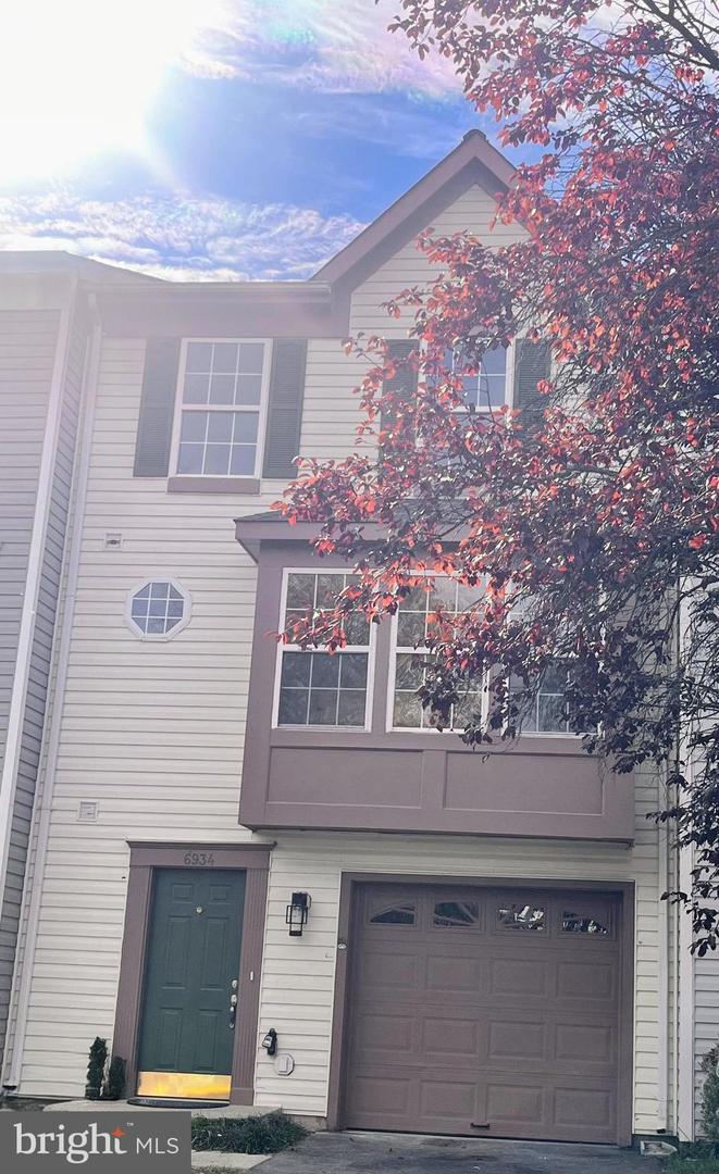 6934 VILLAGE STREAM PL, GAINESVILLE, Virginia 20155, 3 Bedrooms Bedrooms, ,1 BathroomBathrooms,Residential,For sale,6934 VILLAGE STREAM PL,VAPW2107218 MLS # VAPW2107218