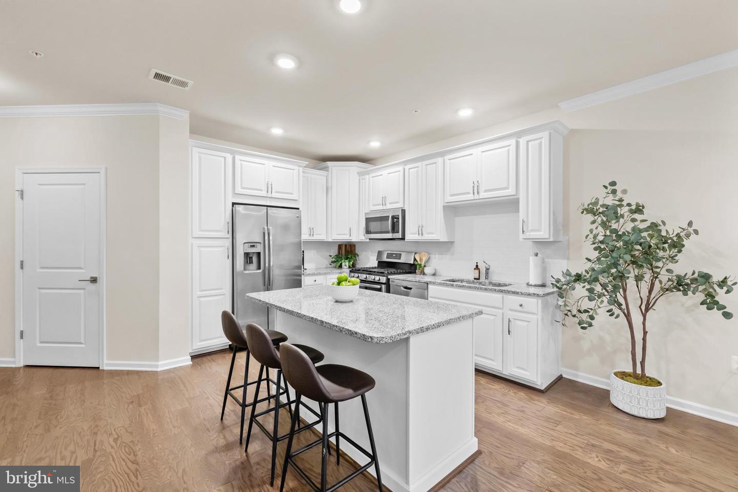 23271 SOUTHDOWN MANOR TER #108, ASHBURN, Virginia 20148, 2 Bedrooms Bedrooms, 6 Rooms Rooms,2 BathroomsBathrooms,Residential,For sale,23271 SOUTHDOWN MANOR TER #108,VALO2110456 MLS # VALO2110456 23271 SOUTHDOWN MANOR TER #108, ASHBURN, Virginia 20148, 2 Bedrooms Bedrooms, 6 Rooms Rooms,2 BathroomsBathrooms,Residential,For sale,23271 SOUTHDOWN MANOR TER #108,VALO2110456 MLS # VALO2110456