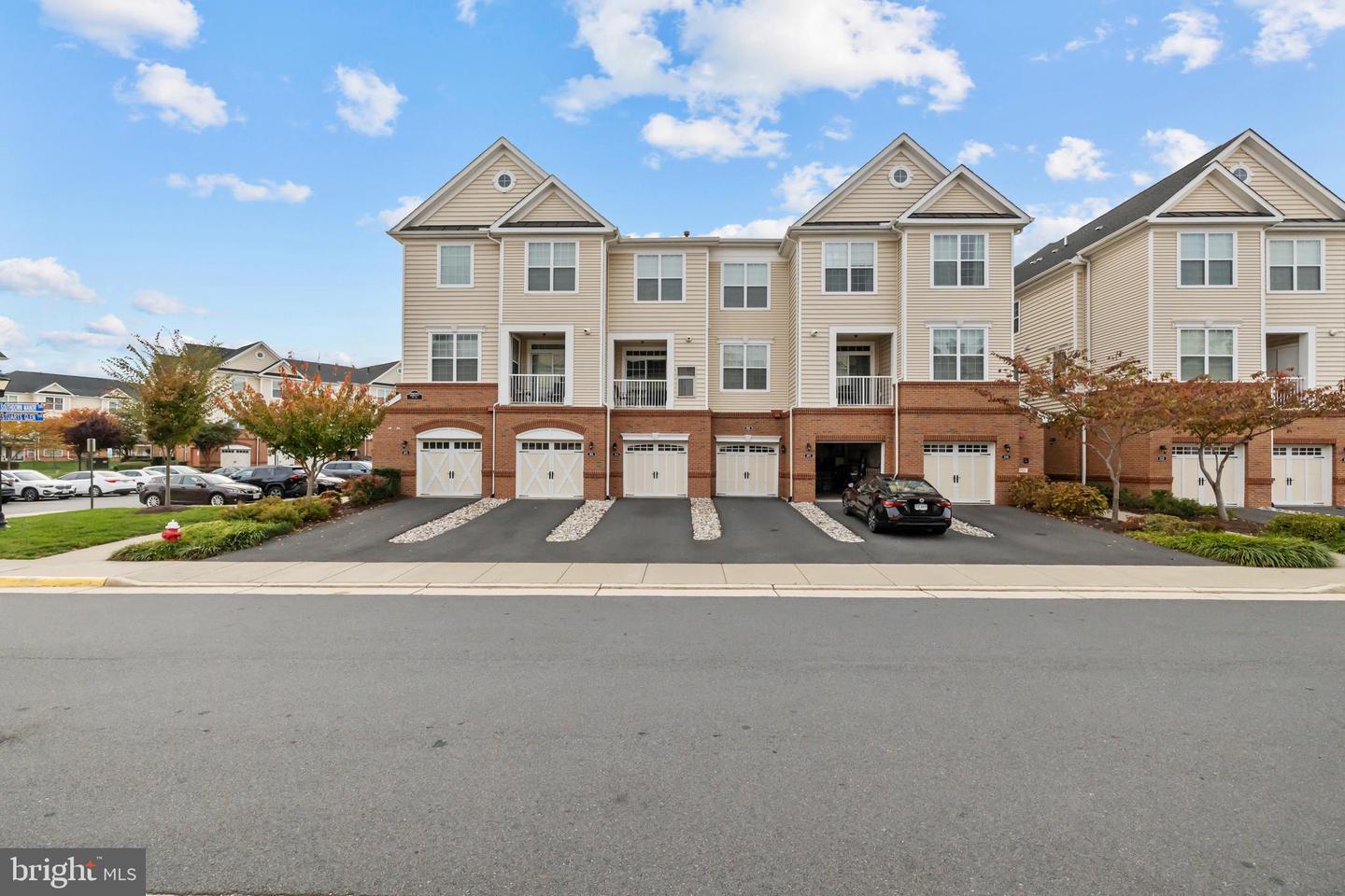 23271 SOUTHDOWN MANOR TER #108, ASHBURN, Virginia 20148, 2 Bedrooms Bedrooms, 6 Rooms Rooms,2 BathroomsBathrooms,Residential,For sale,23271 SOUTHDOWN MANOR TER #108,VALO2110456 MLS # VALO2110456 23271 SOUTHDOWN MANOR TER #108, ASHBURN, Virginia 20148, 2 Bedrooms Bedrooms, 6 Rooms Rooms,2 BathroomsBathrooms,Residential,For sale,23271 SOUTHDOWN MANOR TER #108,VALO2110456 MLS # VALO2110456