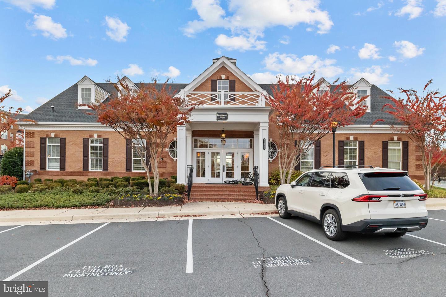 23271 SOUTHDOWN MANOR TER #108, ASHBURN, Virginia 20148, 2 Bedrooms Bedrooms, 6 Rooms Rooms,2 BathroomsBathrooms,Residential,For sale,23271 SOUTHDOWN MANOR TER #108,VALO2110456 MLS # VALO2110456 23271 SOUTHDOWN MANOR TER #108, ASHBURN, Virginia 20148, 2 Bedrooms Bedrooms, 6 Rooms Rooms,2 BathroomsBathrooms,Residential,For sale,23271 SOUTHDOWN MANOR TER #108,VALO2110456 MLS # VALO2110456