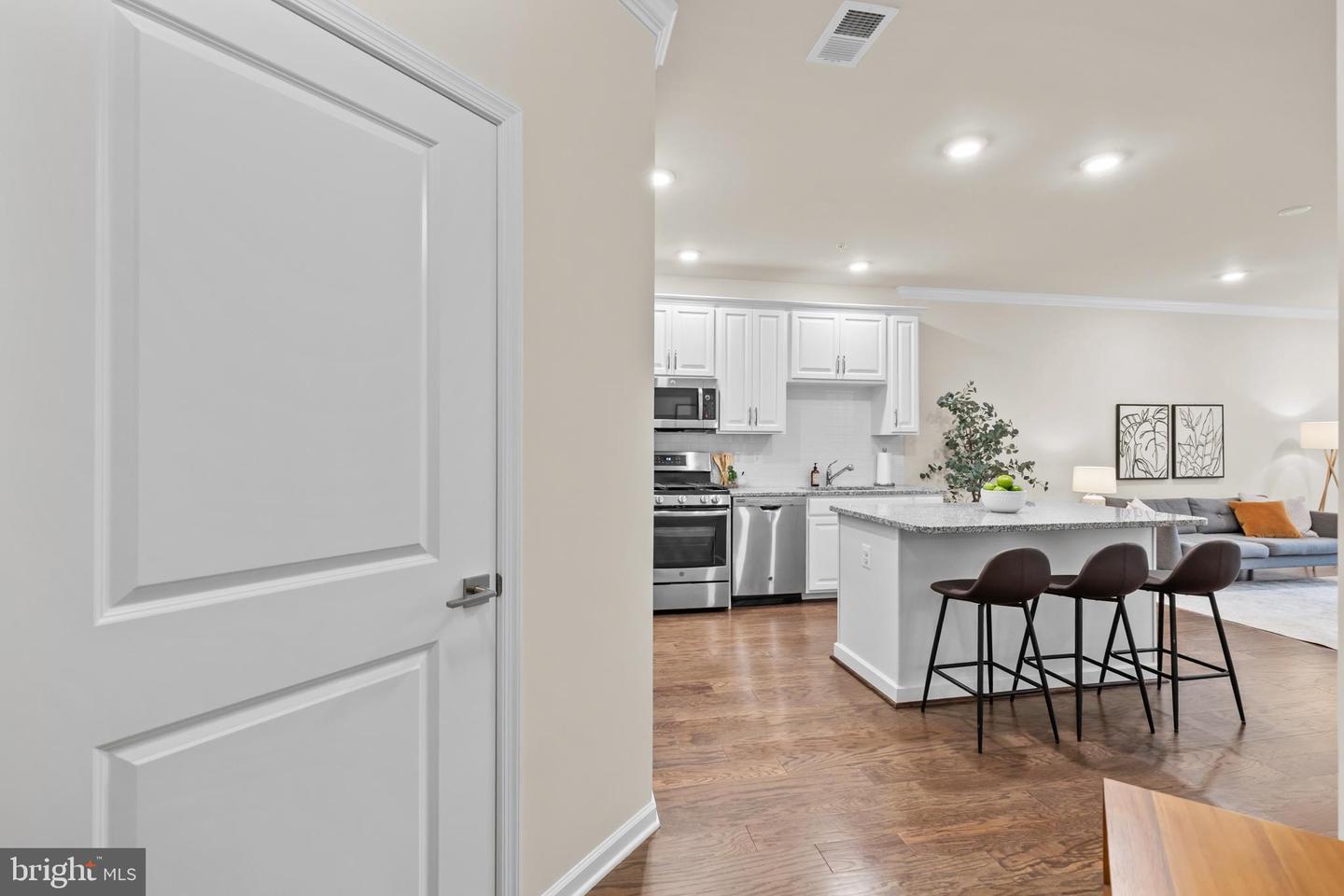 23271 SOUTHDOWN MANOR TER #108, ASHBURN, Virginia 20148, 2 Bedrooms Bedrooms, 6 Rooms Rooms,2 BathroomsBathrooms,Residential,For sale,23271 SOUTHDOWN MANOR TER #108,VALO2110456 MLS # VALO2110456 23271 SOUTHDOWN MANOR TER #108, ASHBURN, Virginia 20148, 2 Bedrooms Bedrooms, 6 Rooms Rooms,2 BathroomsBathrooms,Residential,For sale,23271 SOUTHDOWN MANOR TER #108,VALO2110456 MLS # VALO2110456