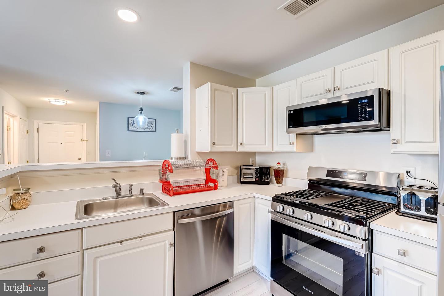 1066 GARDENVIEW LOOP #304, WOODBRIDGE, Virginia 22191, 2 Bedrooms Bedrooms, ,2 BathroomsBathrooms,Residential,For sale,1066 GARDENVIEW LOOP #304,VAPW2107232 MLS # VAPW2107232 1066 GARDENVIEW LOOP #304, WOODBRIDGE, Virginia 22191, 2 Bedrooms Bedrooms, ,2 BathroomsBathrooms,Residential,For sale,1066 GARDENVIEW LOOP #304,VAPW2107232 MLS # VAPW2107232