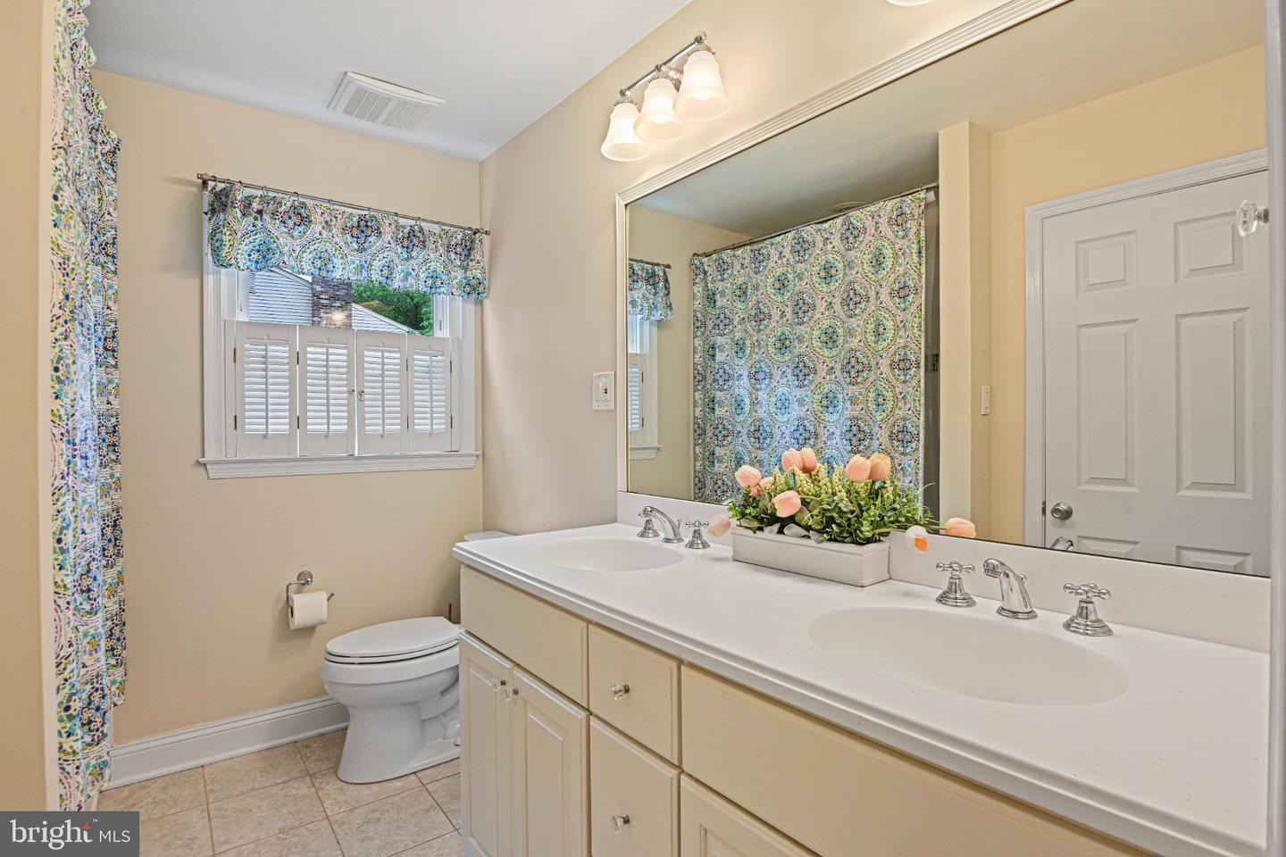 10302 GALPIN CT, GREAT FALLS, Virginia 22066, 4 Bedrooms Bedrooms, 17 Rooms Rooms,2 BathroomsBathrooms,Residential,For sale,10302 GALPIN CT,VAFX2277606 MLS # VAFX2277606 10302 GALPIN CT, GREAT FALLS, Virginia 22066, 4 Bedrooms Bedrooms, 17 Rooms Rooms,2 BathroomsBathrooms,Residential,For sale,10302 GALPIN CT,VAFX2277606 MLS # VAFX2277606