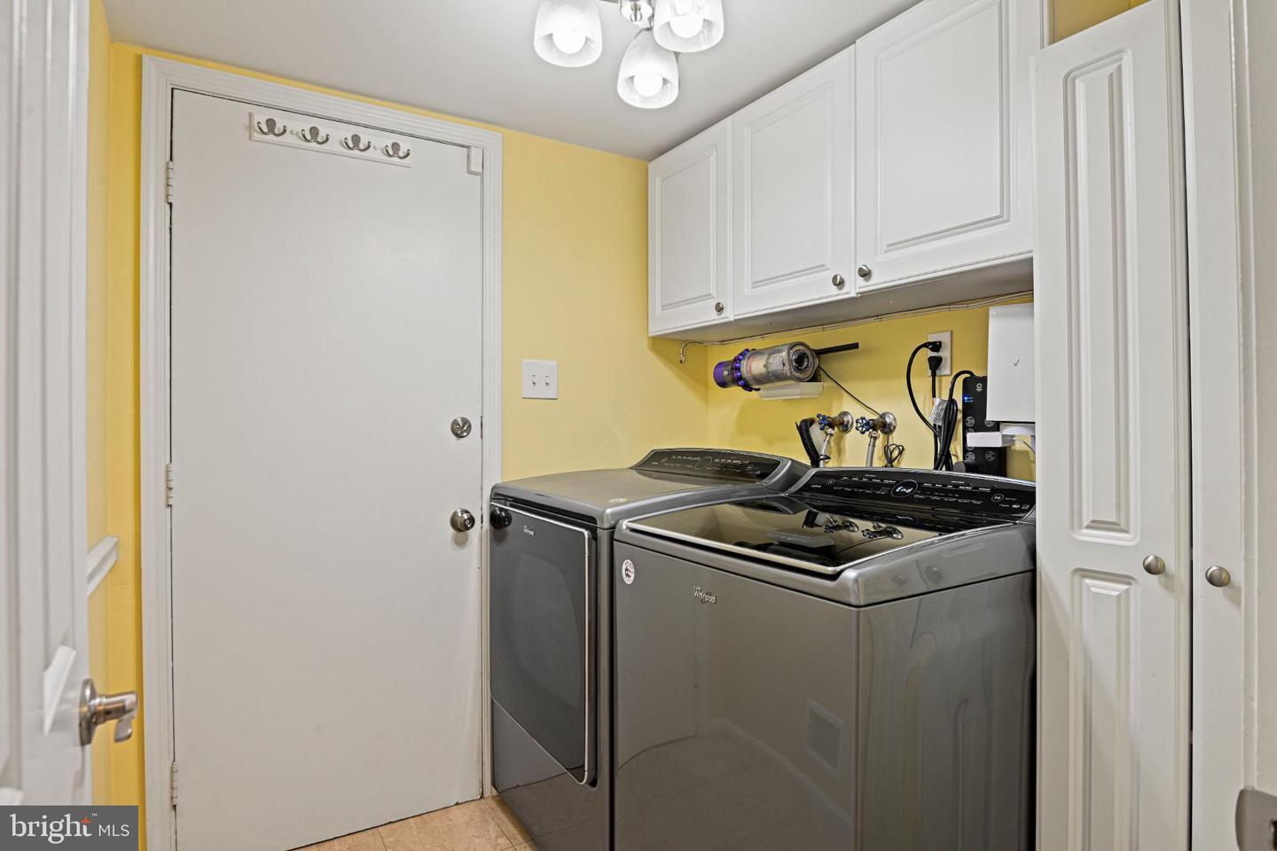 10302 GALPIN CT, GREAT FALLS, Virginia 22066, 4 Bedrooms Bedrooms, 17 Rooms Rooms,2 BathroomsBathrooms,Residential,For sale,10302 GALPIN CT,VAFX2277606 MLS # VAFX2277606 10302 GALPIN CT, GREAT FALLS, Virginia 22066, 4 Bedrooms Bedrooms, 17 Rooms Rooms,2 BathroomsBathrooms,Residential,For sale,10302 GALPIN CT,VAFX2277606 MLS # VAFX2277606