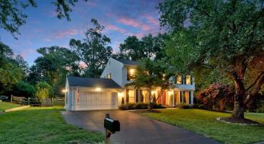 10302 GALPIN CT, GREAT FALLS, Virginia 22066, 4 Bedrooms Bedrooms, 17 Rooms Rooms,2 BathroomsBathrooms,Residential,For sale,10302 GALPIN CT,VAFX2277606 MLS # VAFX2277606