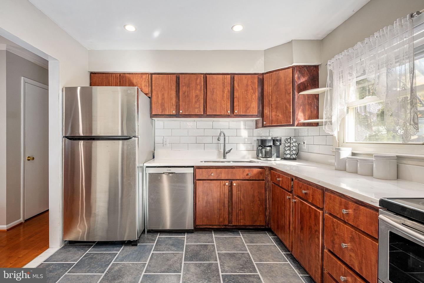 13707 MAPLEDALE AVE, WOODBRIDGE, Virginia 22193, 4 Bedrooms Bedrooms, ,2 BathroomsBathrooms,Residential,For sale,13707 MAPLEDALE AVE,VAPW2107268 MLS # VAPW2107268