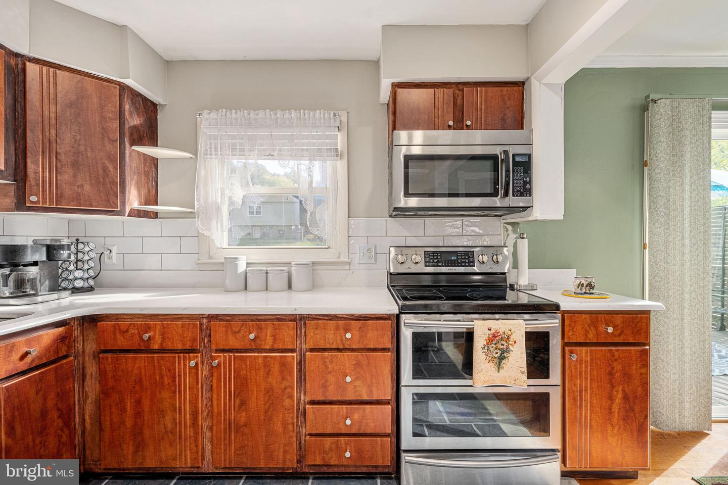 13707 MAPLEDALE AVE, WOODBRIDGE, Virginia 22193, 4 Bedrooms Bedrooms, ,2 BathroomsBathrooms,Residential,For sale,13707 MAPLEDALE AVE,VAPW2107268 MLS # VAPW2107268