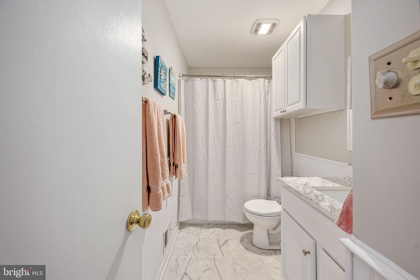 13707 MAPLEDALE AVE, WOODBRIDGE, Virginia 22193, 4 Bedrooms Bedrooms, ,2 BathroomsBathrooms,Residential,For sale,13707 MAPLEDALE AVE,VAPW2107268 MLS # VAPW2107268