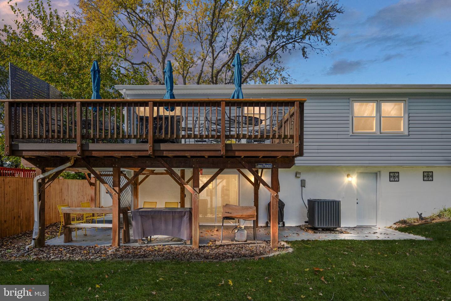 13707 MAPLEDALE AVE, WOODBRIDGE, Virginia 22193, 4 Bedrooms Bedrooms, ,2 BathroomsBathrooms,Residential,For sale,13707 MAPLEDALE AVE,VAPW2107268 MLS # VAPW2107268