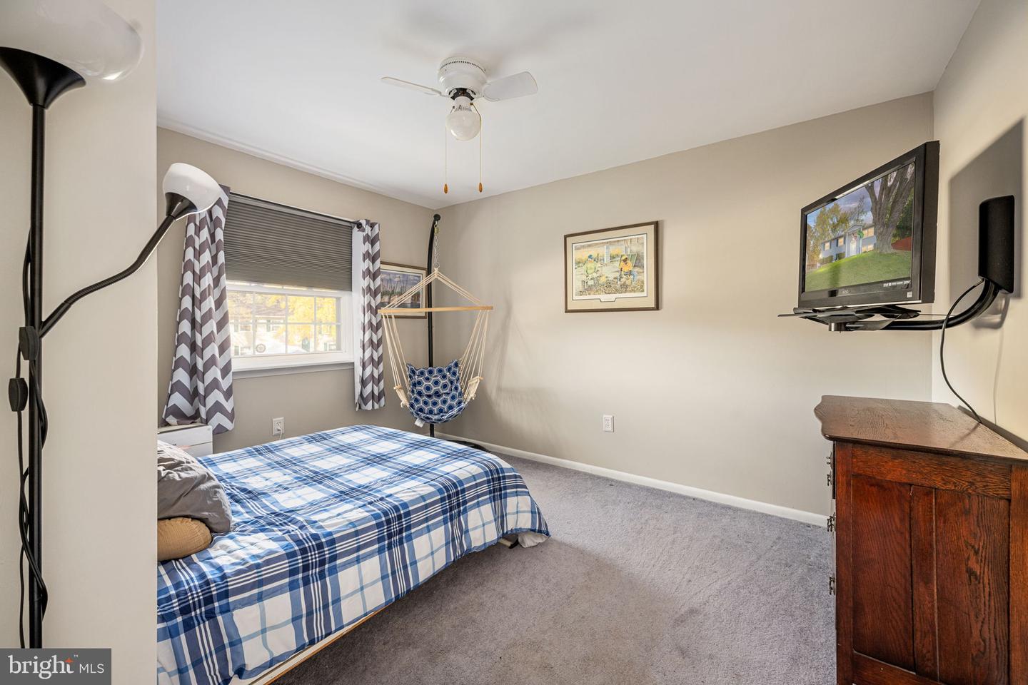 13707 MAPLEDALE AVE, WOODBRIDGE, Virginia 22193, 4 Bedrooms Bedrooms, ,2 BathroomsBathrooms,Residential,For sale,13707 MAPLEDALE AVE,VAPW2107268 MLS # VAPW2107268