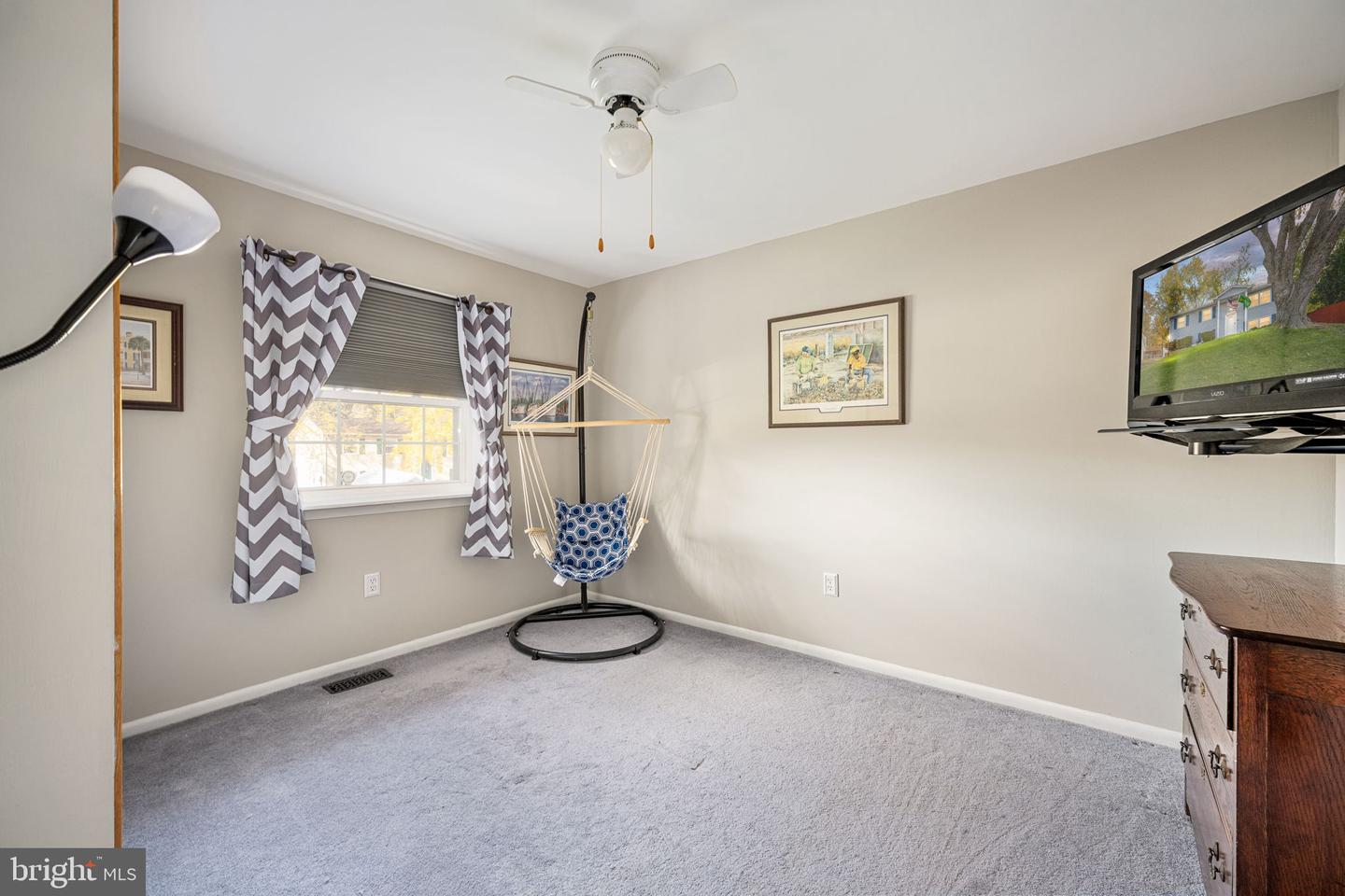 13707 MAPLEDALE AVE, WOODBRIDGE, Virginia 22193, 4 Bedrooms Bedrooms, ,2 BathroomsBathrooms,Residential,For sale,13707 MAPLEDALE AVE,VAPW2107268 MLS # VAPW2107268