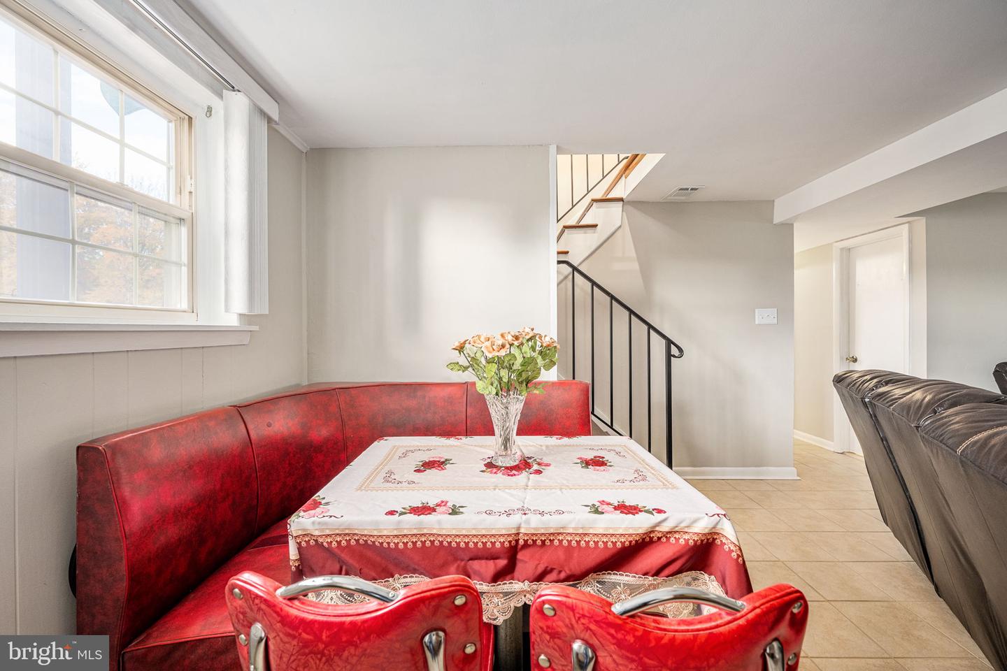 13707 MAPLEDALE AVE, WOODBRIDGE, Virginia 22193, 4 Bedrooms Bedrooms, ,2 BathroomsBathrooms,Residential,For sale,13707 MAPLEDALE AVE,VAPW2107268 MLS # VAPW2107268