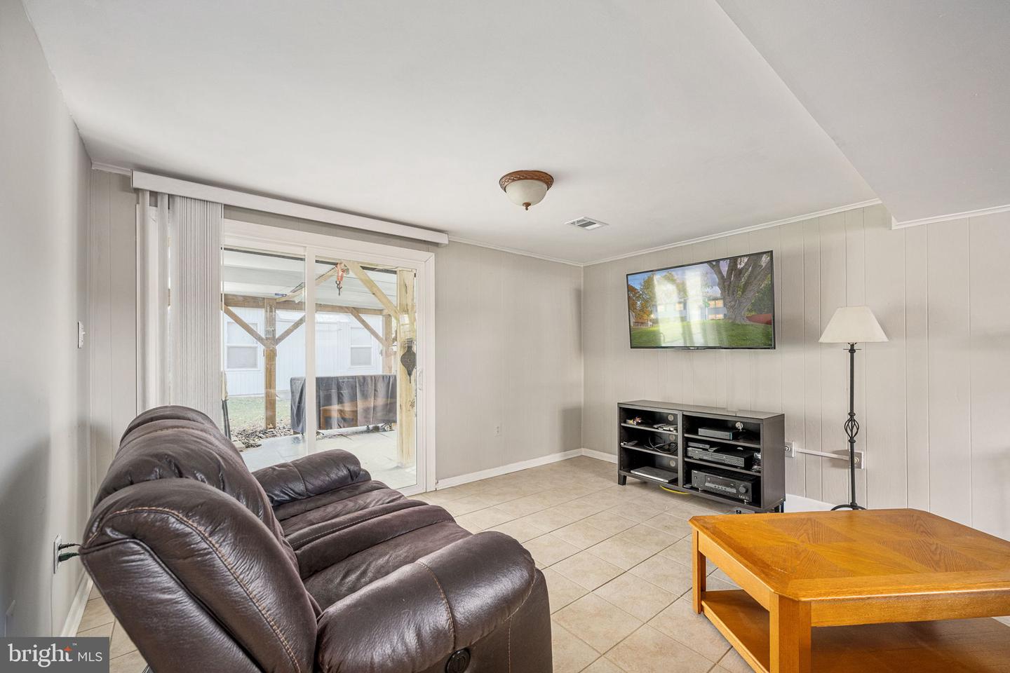 13707 MAPLEDALE AVE, WOODBRIDGE, Virginia 22193, 4 Bedrooms Bedrooms, ,2 BathroomsBathrooms,Residential,For sale,13707 MAPLEDALE AVE,VAPW2107268 MLS # VAPW2107268