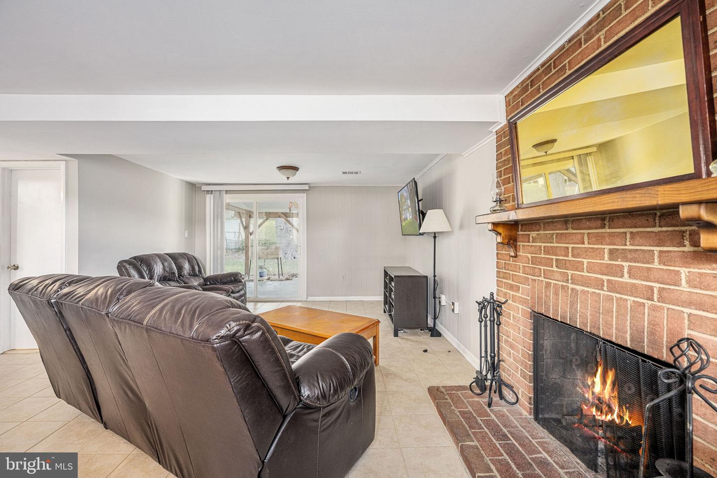 13707 MAPLEDALE AVE, WOODBRIDGE, Virginia 22193, 4 Bedrooms Bedrooms, ,2 BathroomsBathrooms,Residential,For sale,13707 MAPLEDALE AVE,VAPW2107268 MLS # VAPW2107268