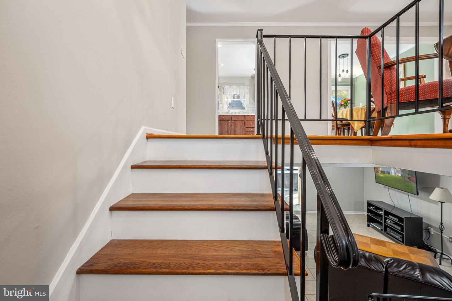 13707 MAPLEDALE AVE, WOODBRIDGE, Virginia 22193, 4 Bedrooms Bedrooms, ,2 BathroomsBathrooms,Residential,For sale,13707 MAPLEDALE AVE,VAPW2107268 MLS # VAPW2107268