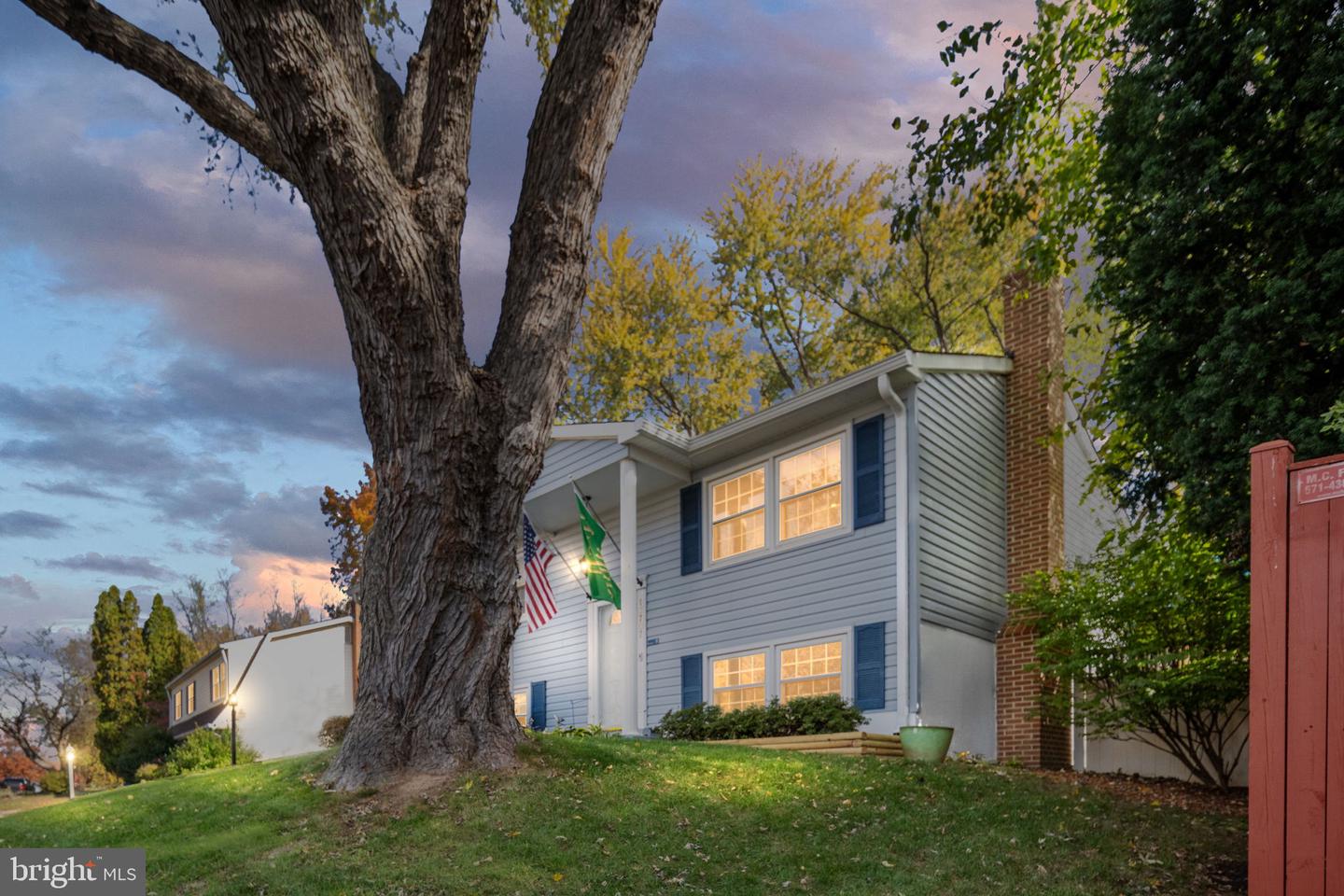 13707 MAPLEDALE AVE, WOODBRIDGE, Virginia 22193, 4 Bedrooms Bedrooms, ,2 BathroomsBathrooms,Residential,For sale,13707 MAPLEDALE AVE,VAPW2107268 MLS # VAPW2107268