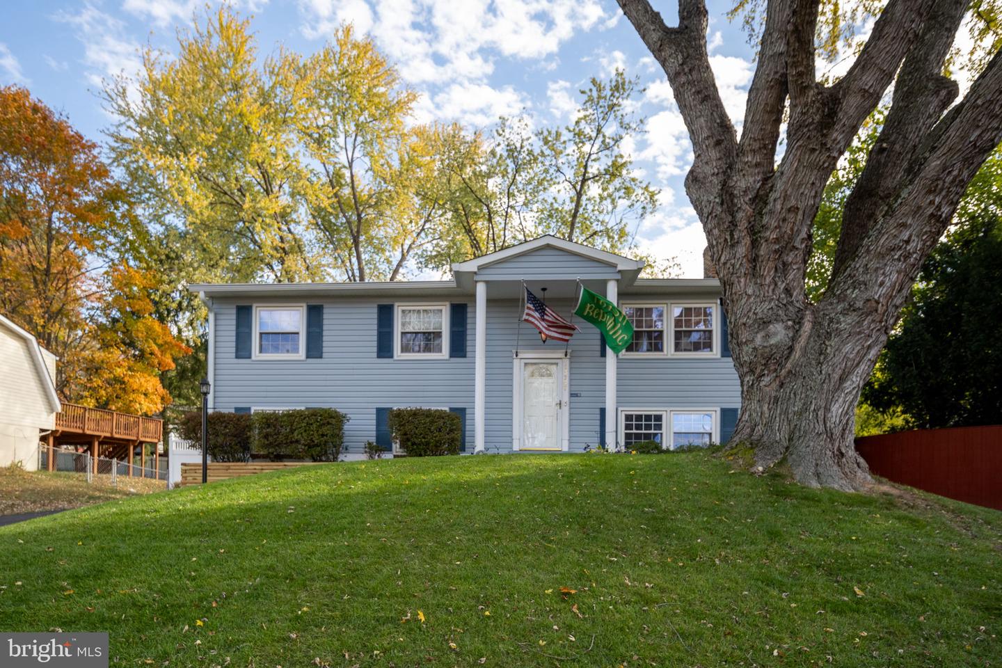 13707 MAPLEDALE AVE, WOODBRIDGE, Virginia 22193, 4 Bedrooms Bedrooms, ,2 BathroomsBathrooms,Residential,For sale,13707 MAPLEDALE AVE,VAPW2107268 MLS # VAPW2107268