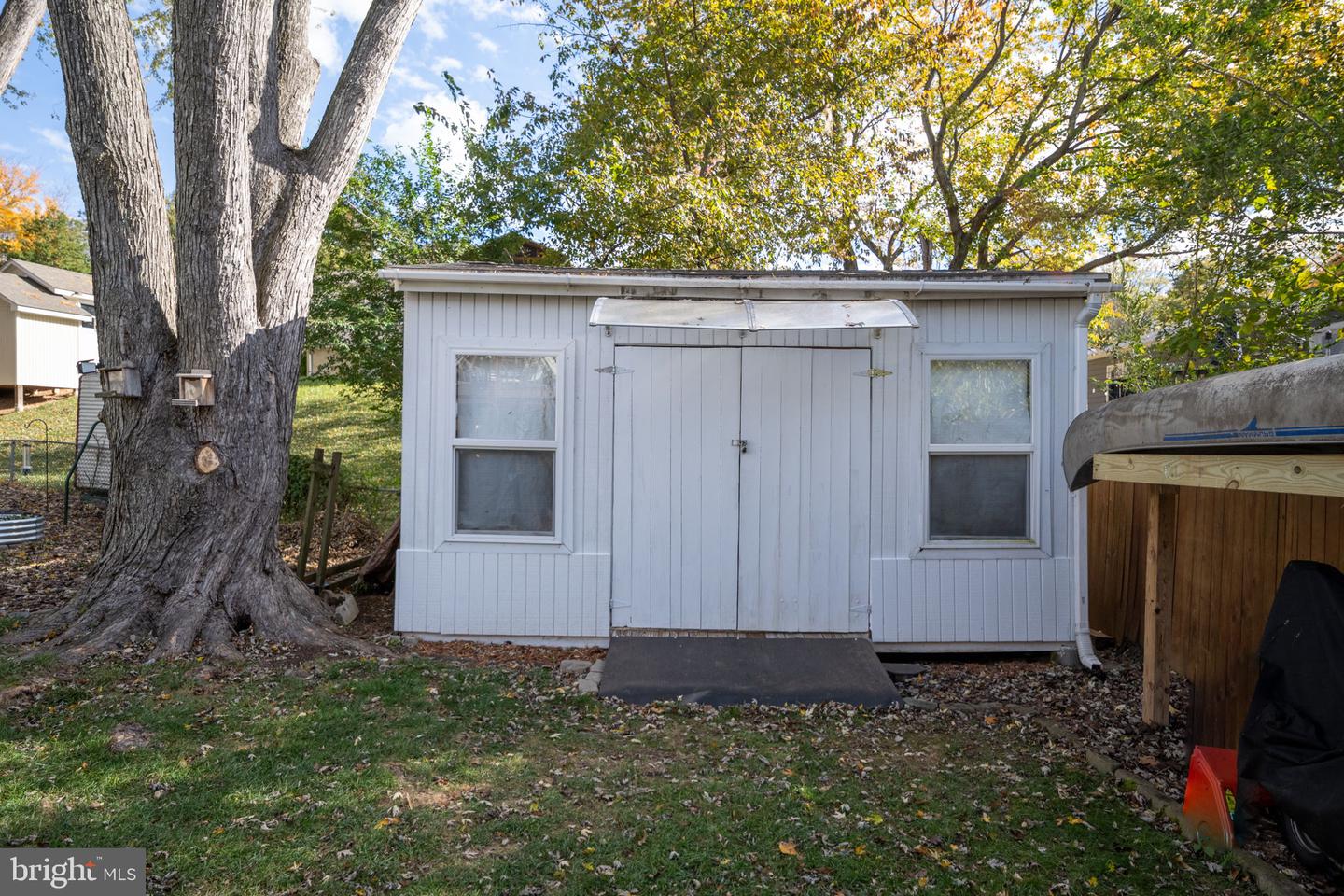 13707 MAPLEDALE AVE, WOODBRIDGE, Virginia 22193, 4 Bedrooms Bedrooms, ,2 BathroomsBathrooms,Residential,For sale,13707 MAPLEDALE AVE,VAPW2107268 MLS # VAPW2107268